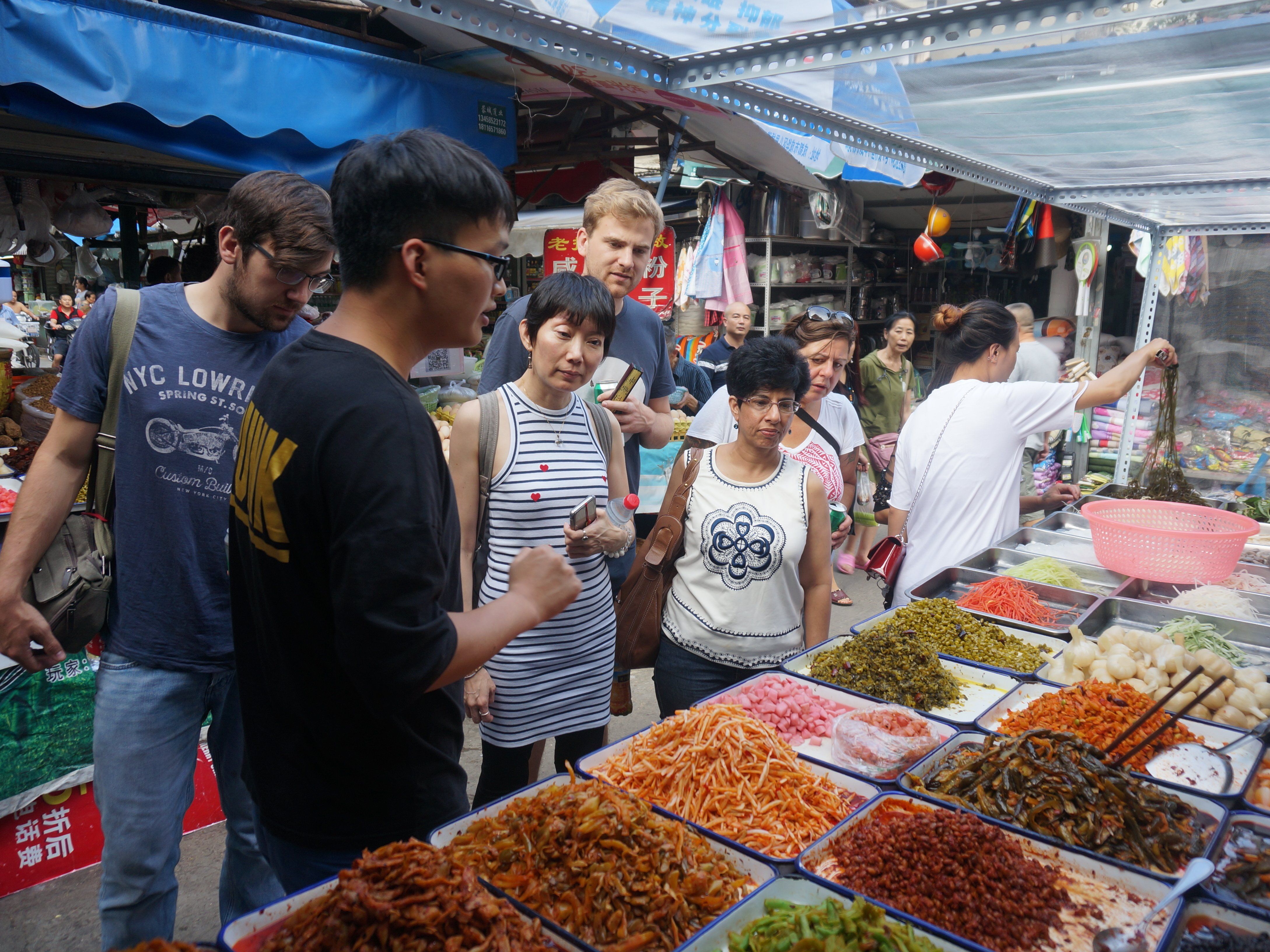 Xi'an Local Street Food Tour with TukTuk Ride