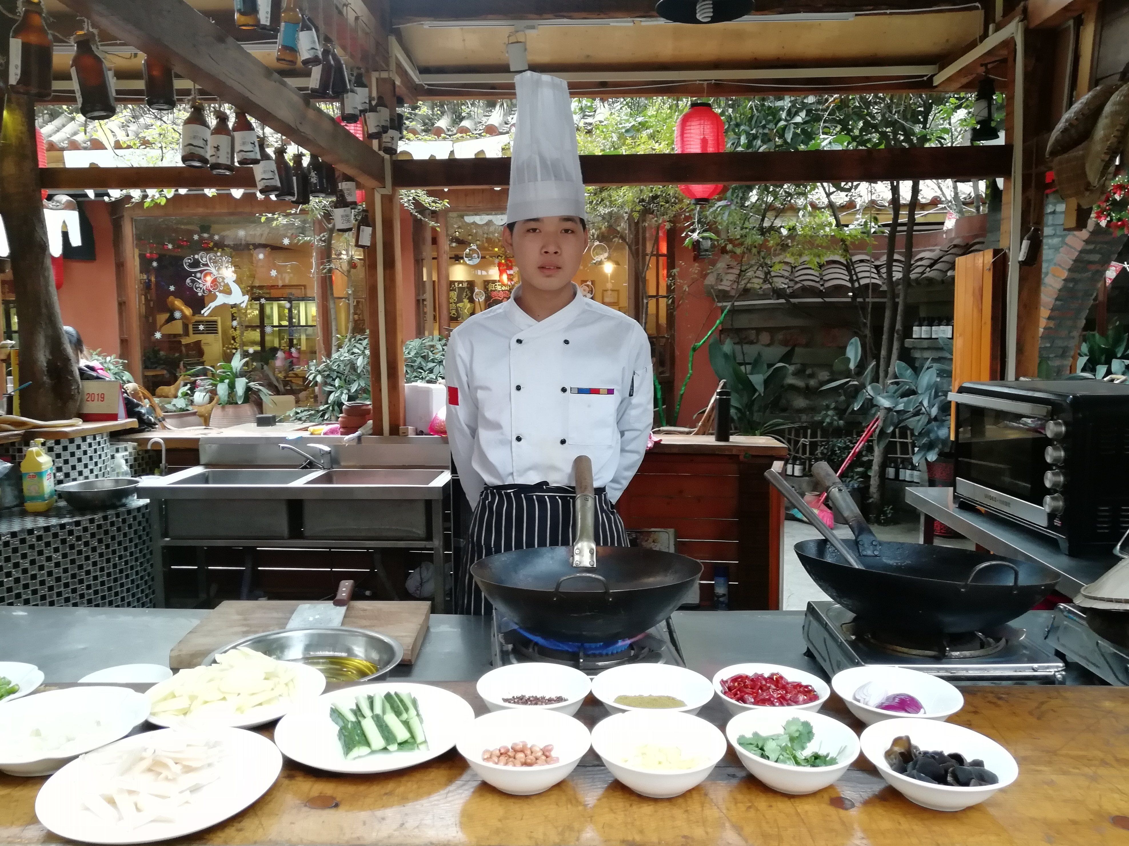 Dumpling-Making Workshop & Local Market Tour