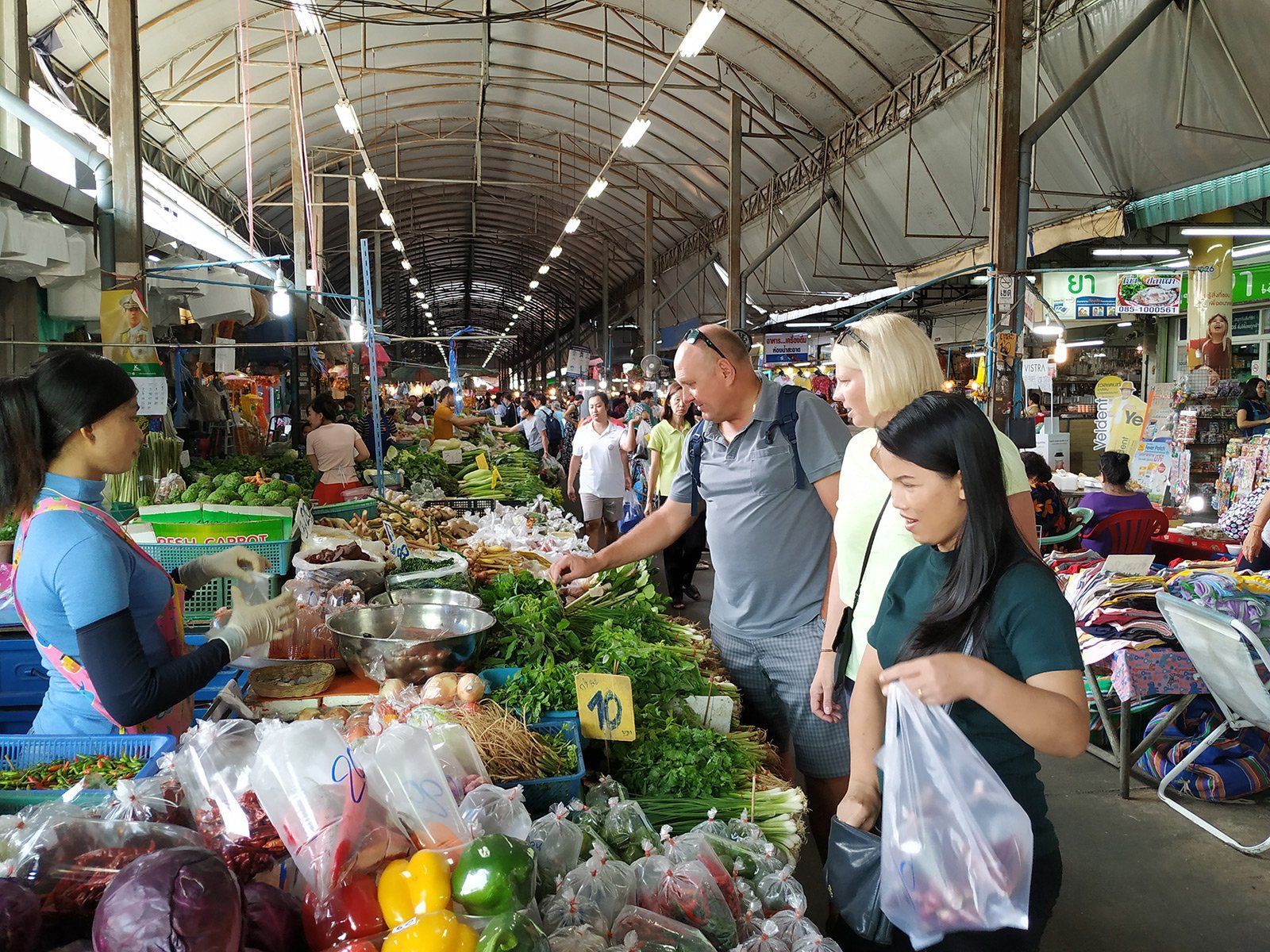 Choose Your Own Favorite Thai Dish Hands-on Authentic Thai Cooking Class with Local Market Tour