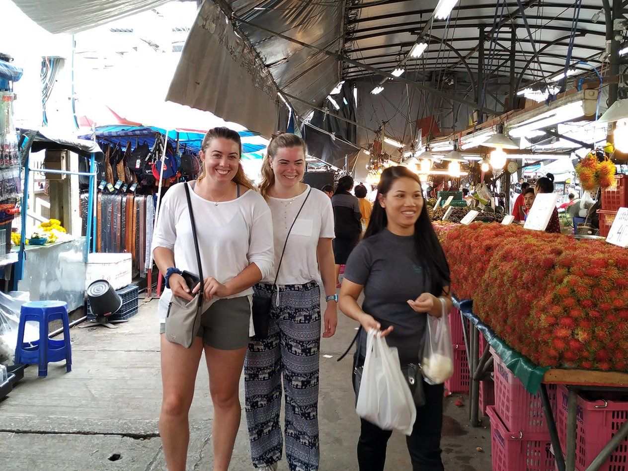 Choose Your Own Favorite Thai Dish Hands-on Authentic Thai Cooking Class with Local Market Tour