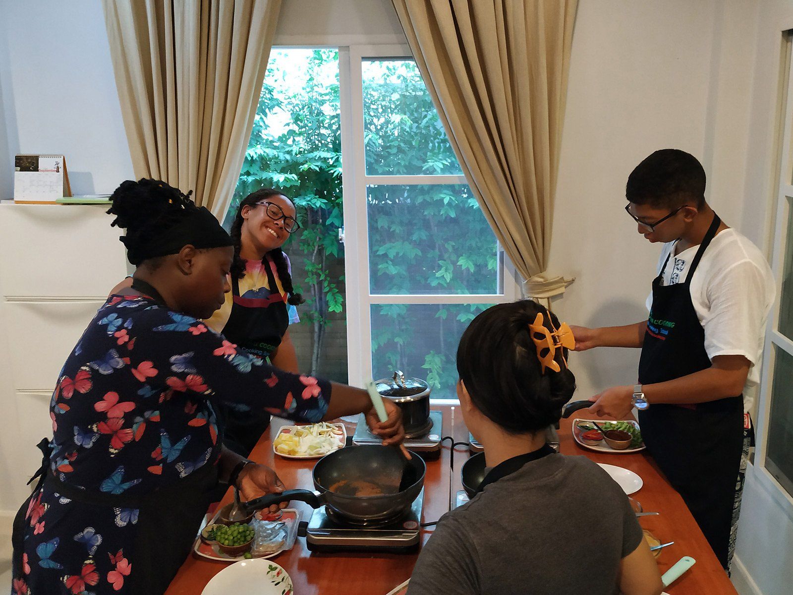 Choose Your Own Favorite Thai Dish Hands-on Authentic Thai Cooking Class with Local Market Tour
