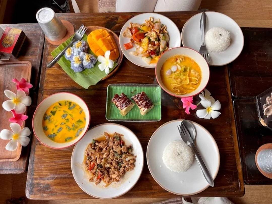 Choose Your Thai Menu: From Local Market Visit to Garden Tour