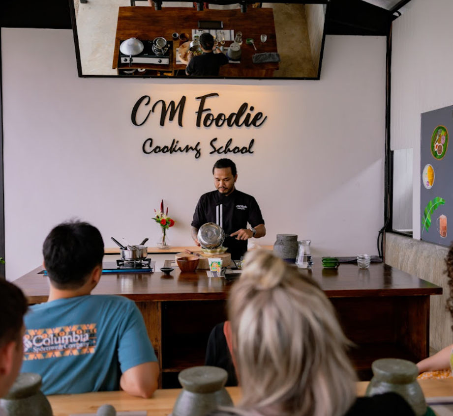 Chiang Mai Thai Cooking Experience with a Local Market Tour