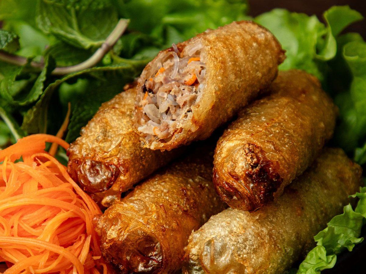Rose Kitchen: Cook Nem Rán/Bún Chả/Phở and Free Egg or Salt Coffee