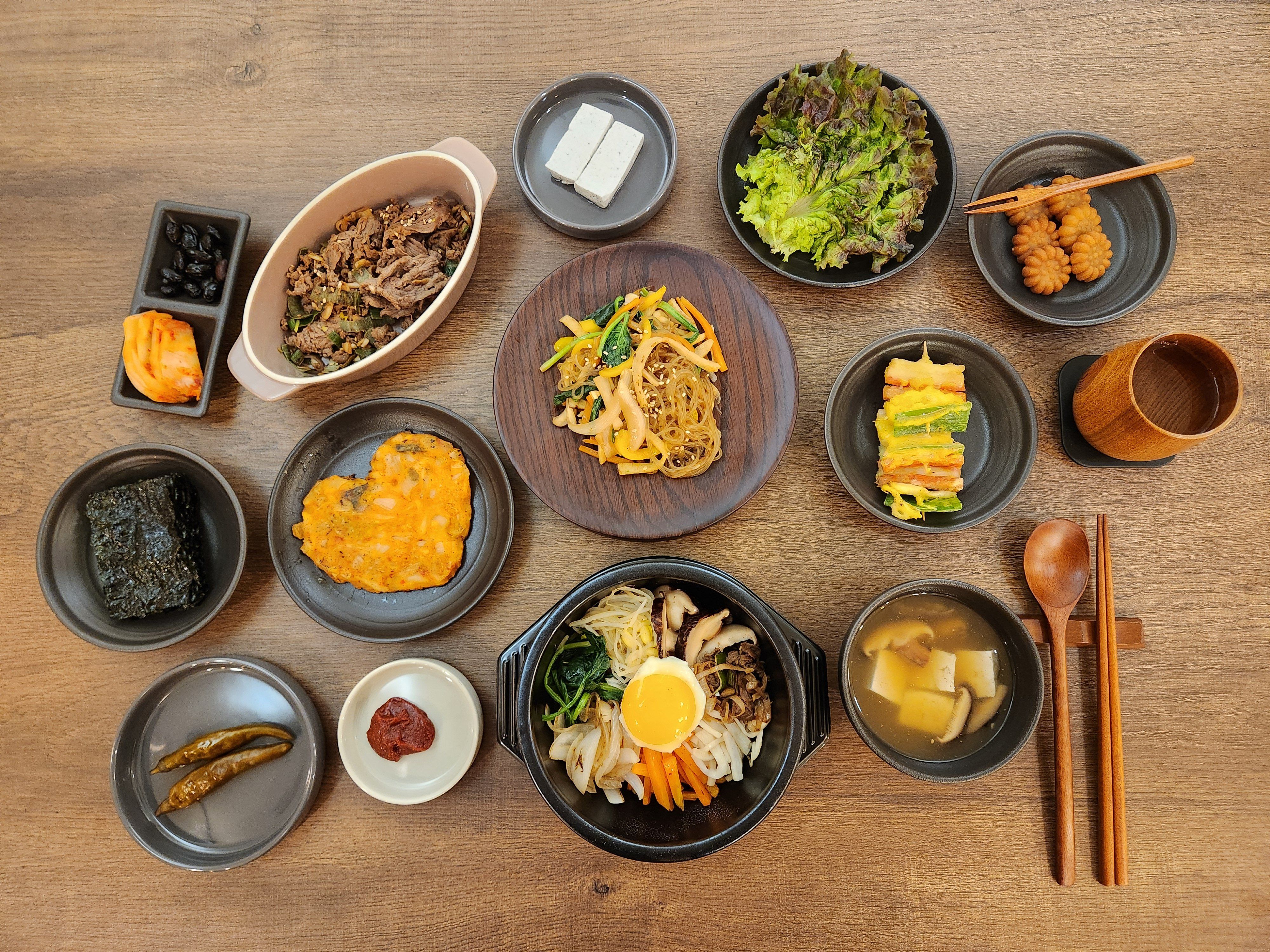 Traditional Korean 6-Dish Cooking Class with Hidden Alley Tour in Seoul