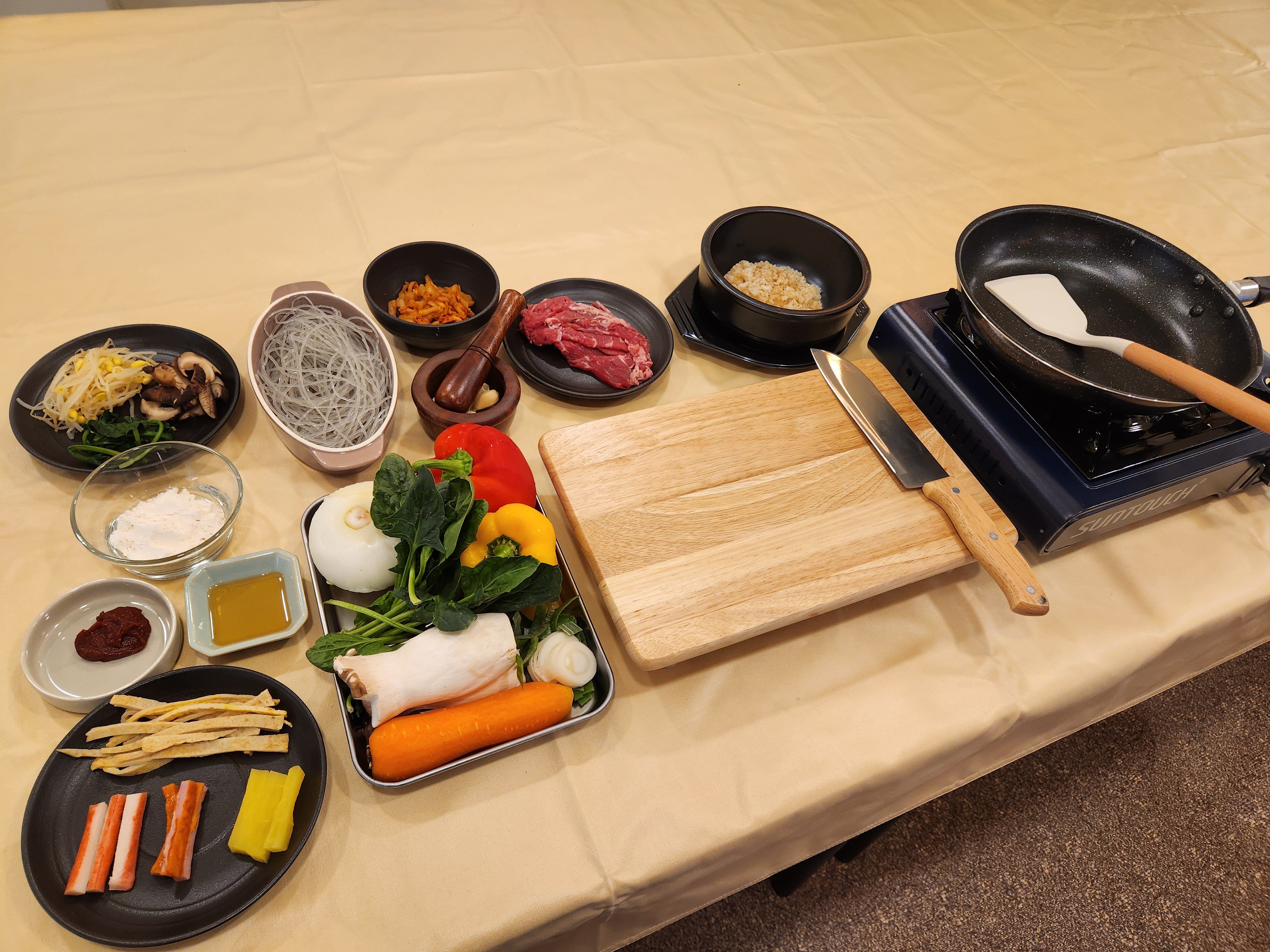 Traditional Korean 6-Dish Cooking Class with Hidden Alley Tour in Seoul