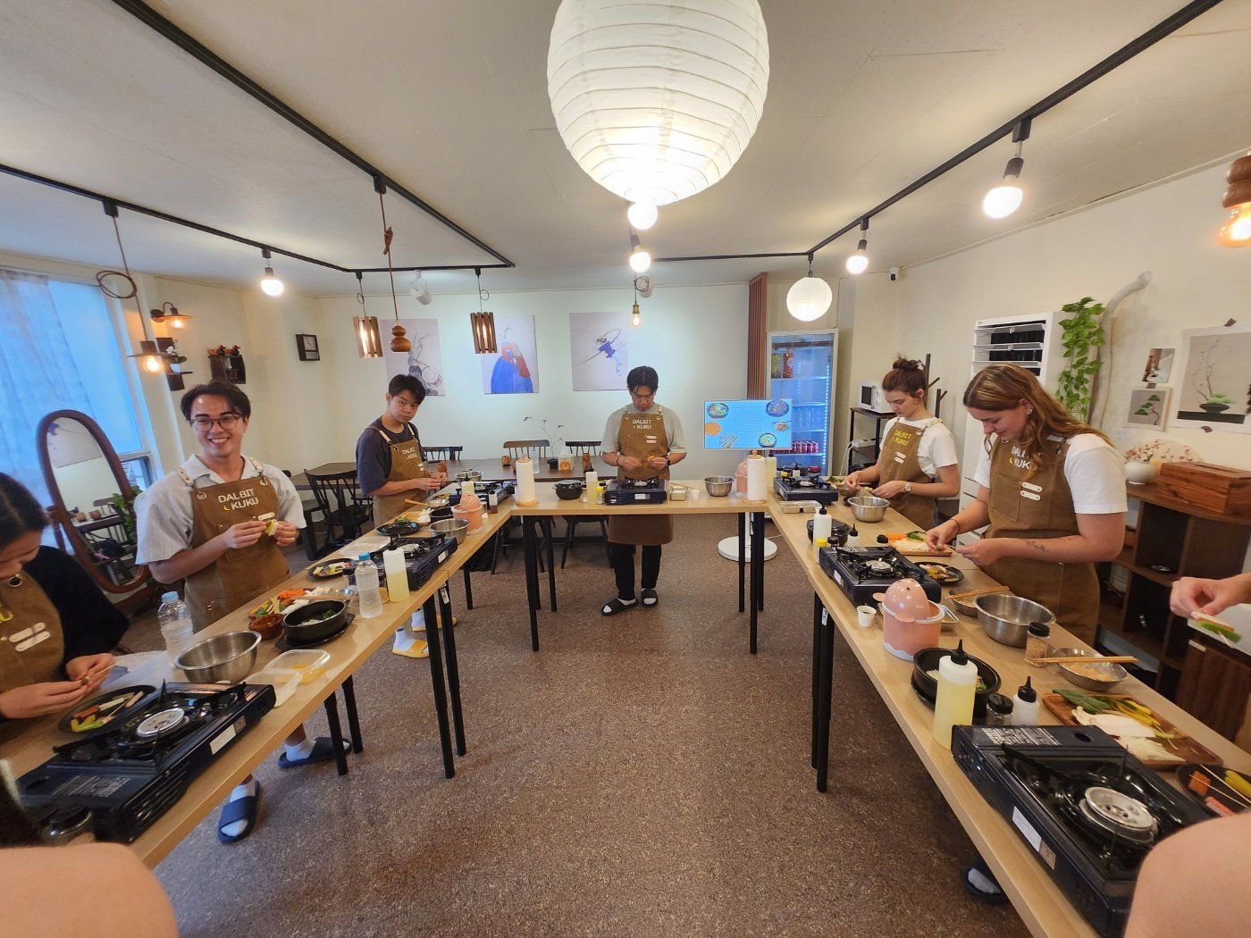 Traditional Korean 6-Dish Cooking Class with Hidden Alley Tour in Seoul