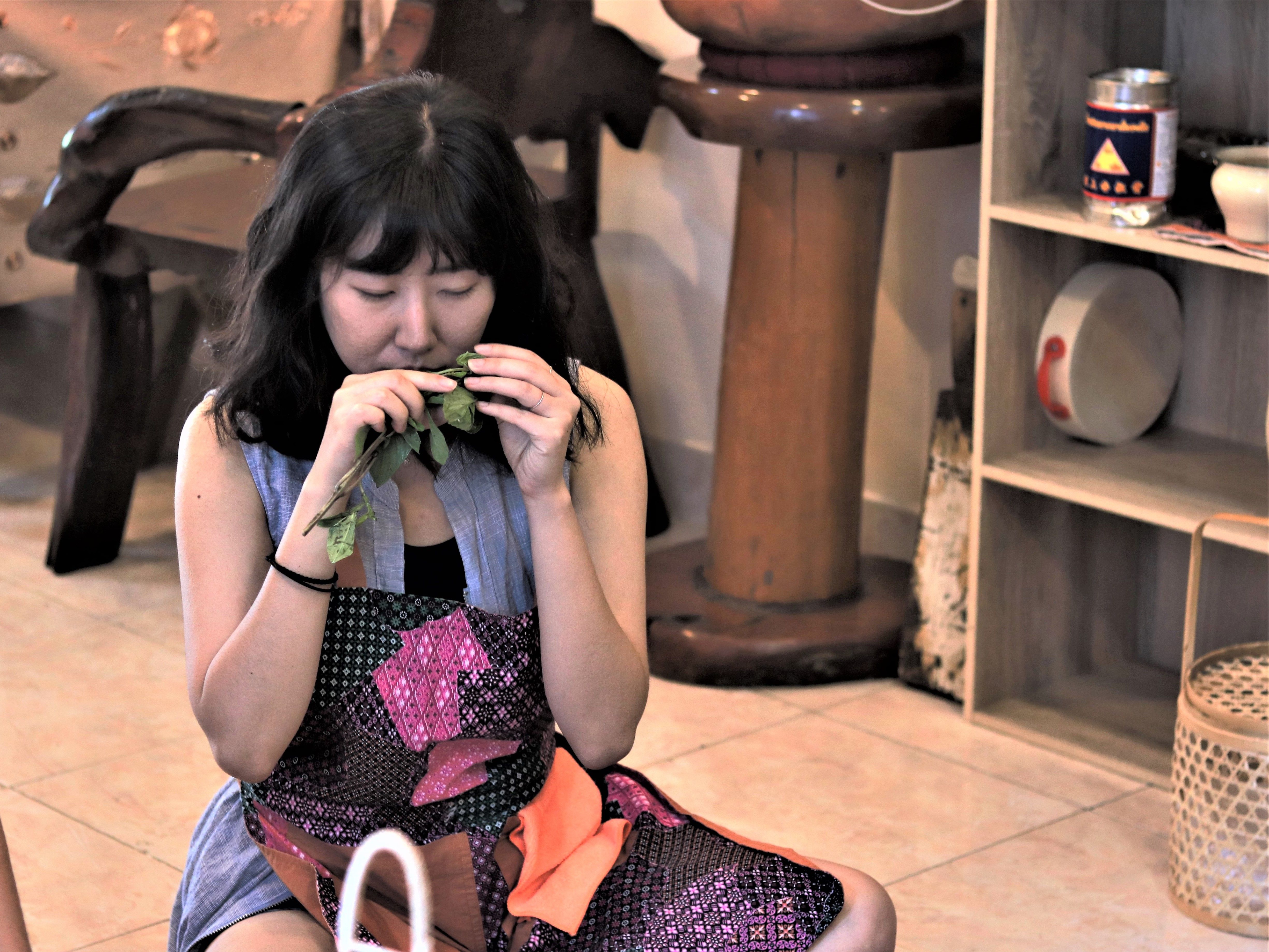 Fresh Market Tour & Authentic Thai Lunch Cooking with Passionate Chef