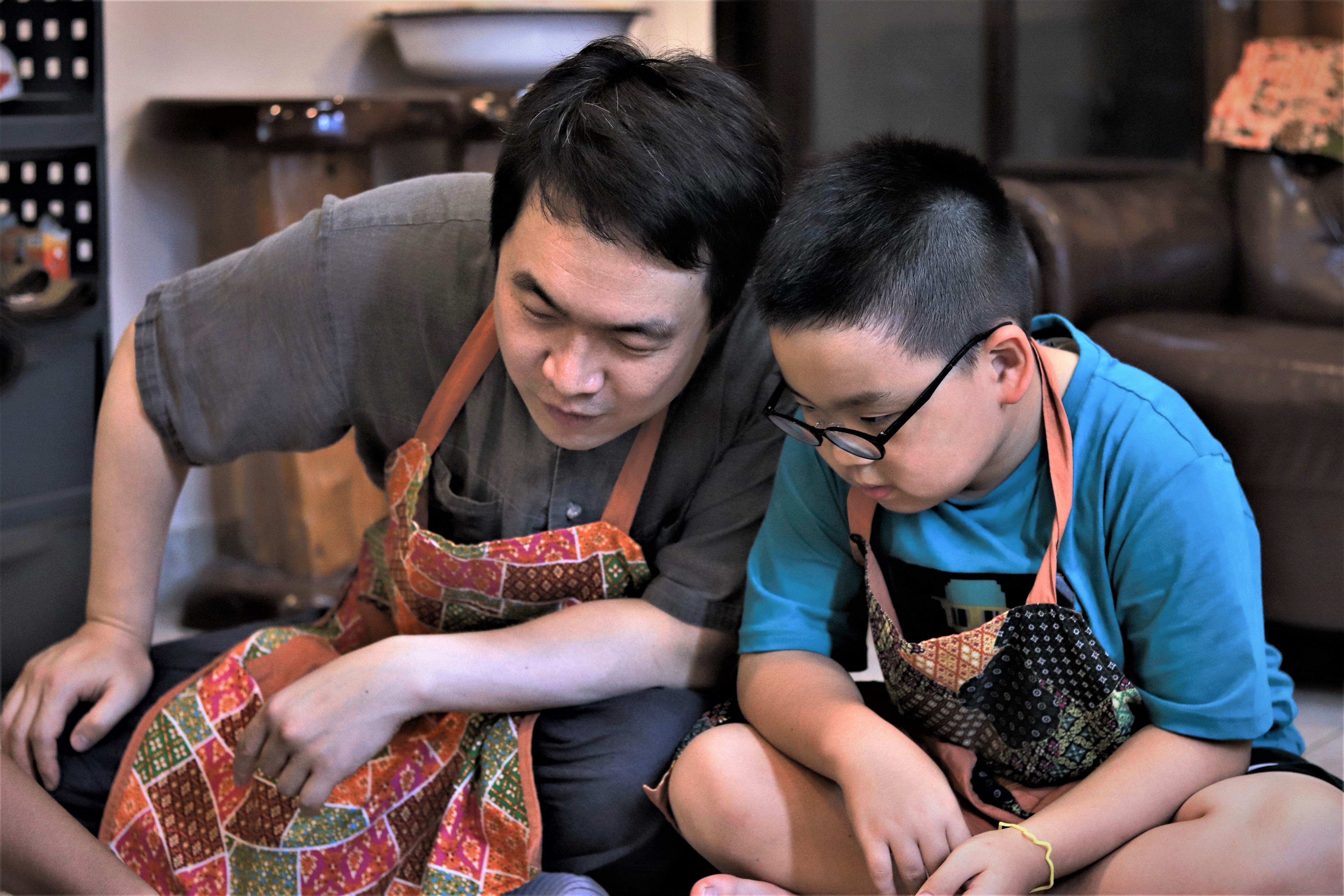 Fresh Market Tour & Authentic Thai Lunch Cooking with Passionate Chef