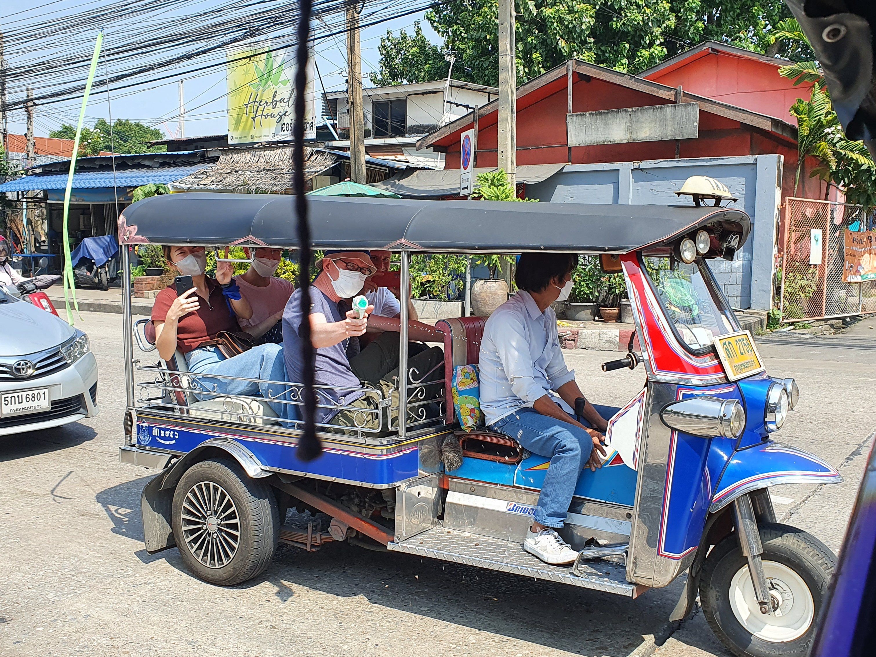 Thai Cooking & Market Scavenger Hunt Experience