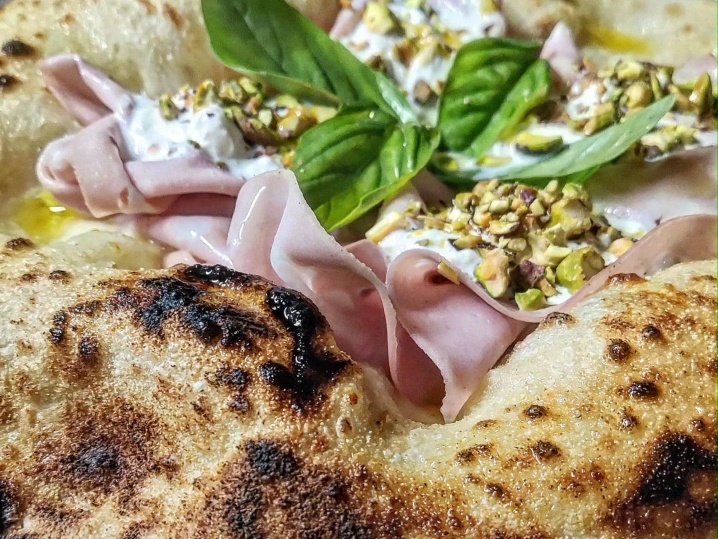 Contemporary Pizza Cooking Class in Catania