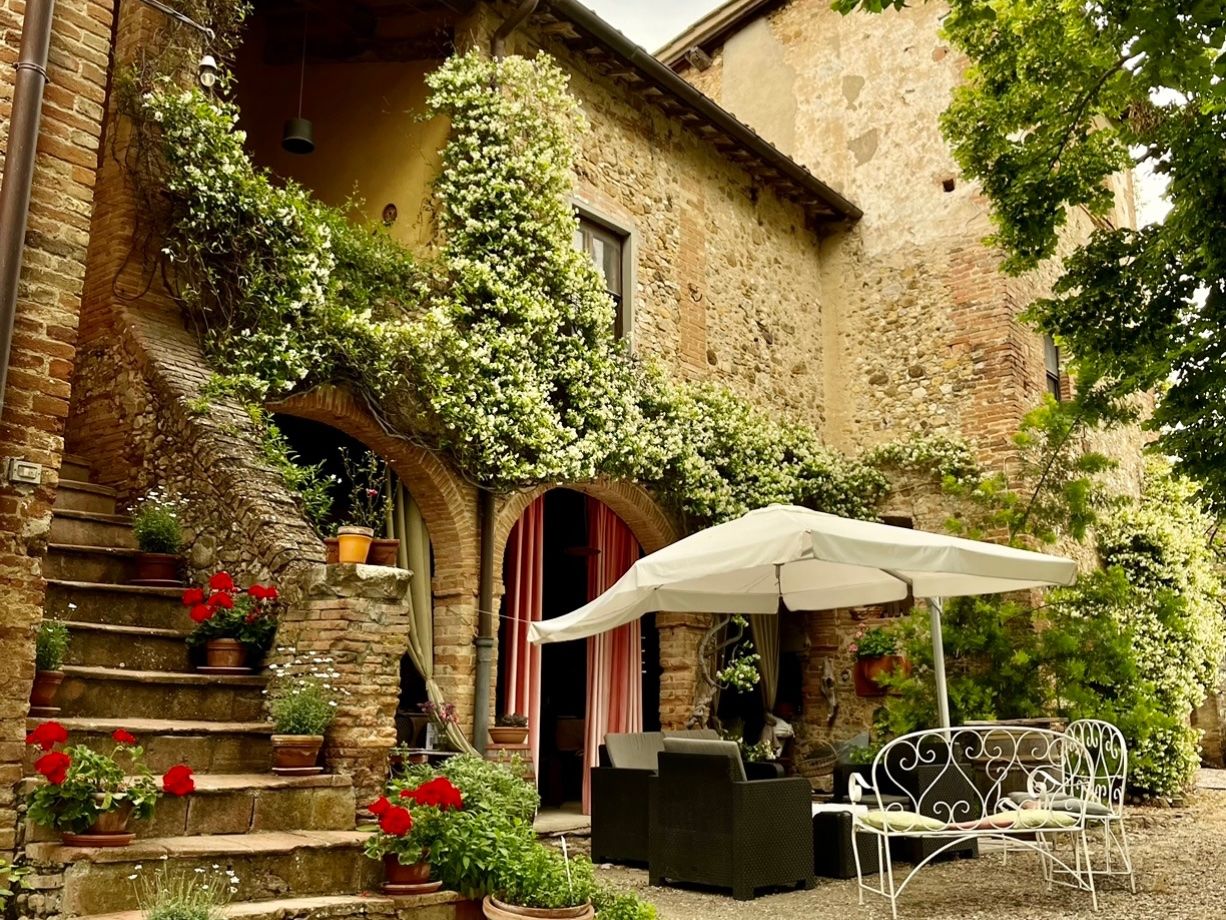 Culinary Experience with Dinner and Live Opera in the Countryside