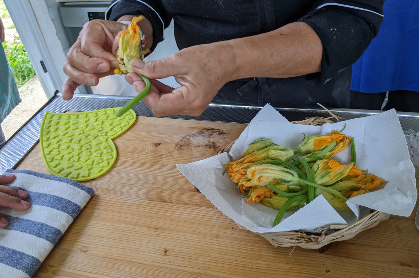 Cooking With Wild Herbs In The Countryside of Rome - Private Class