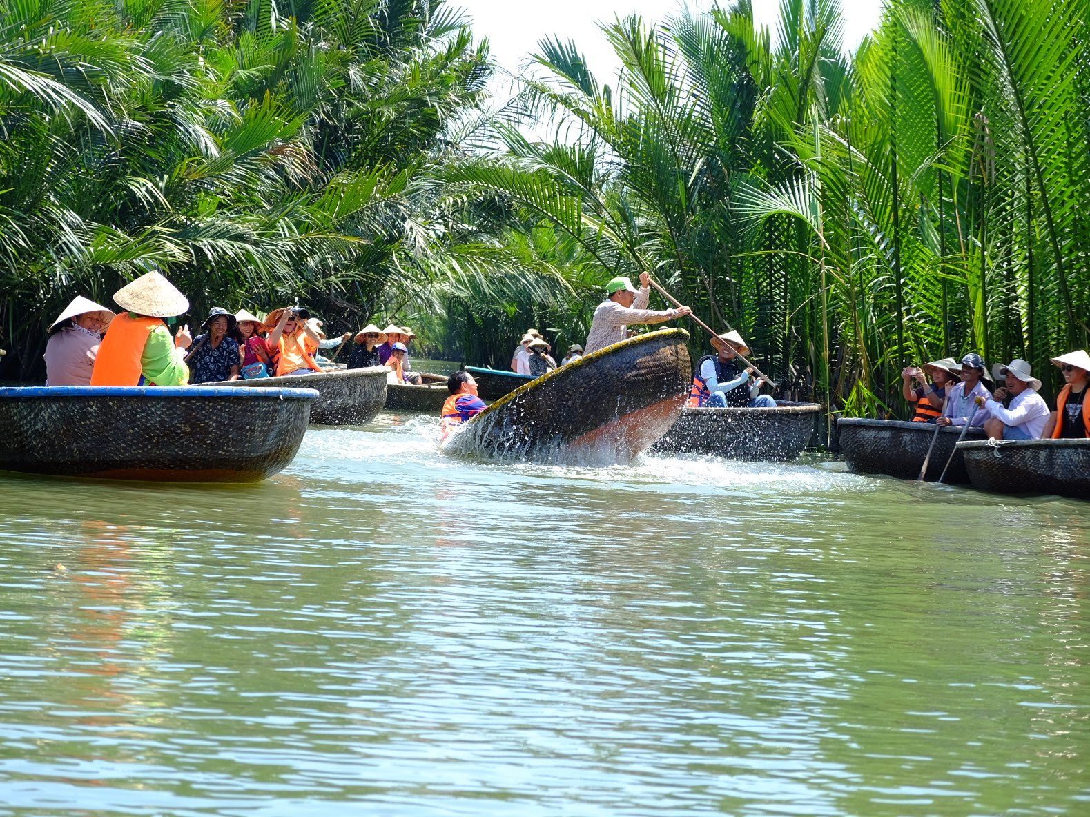 Countryside Bike Tour and Basket Boat Experience with Vietnamese Culinary Class