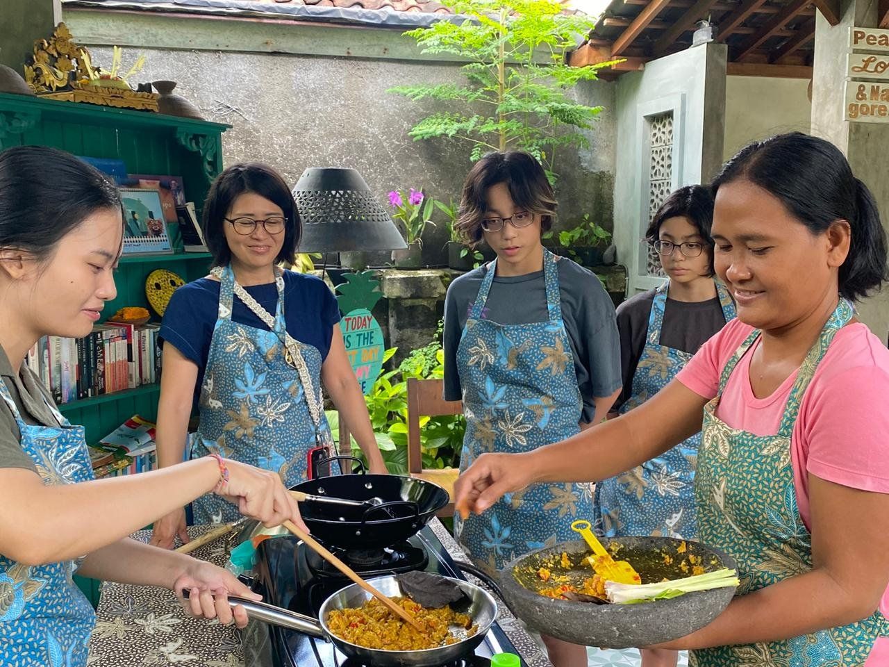 Tempeh indonésio e experiência culinária caseira