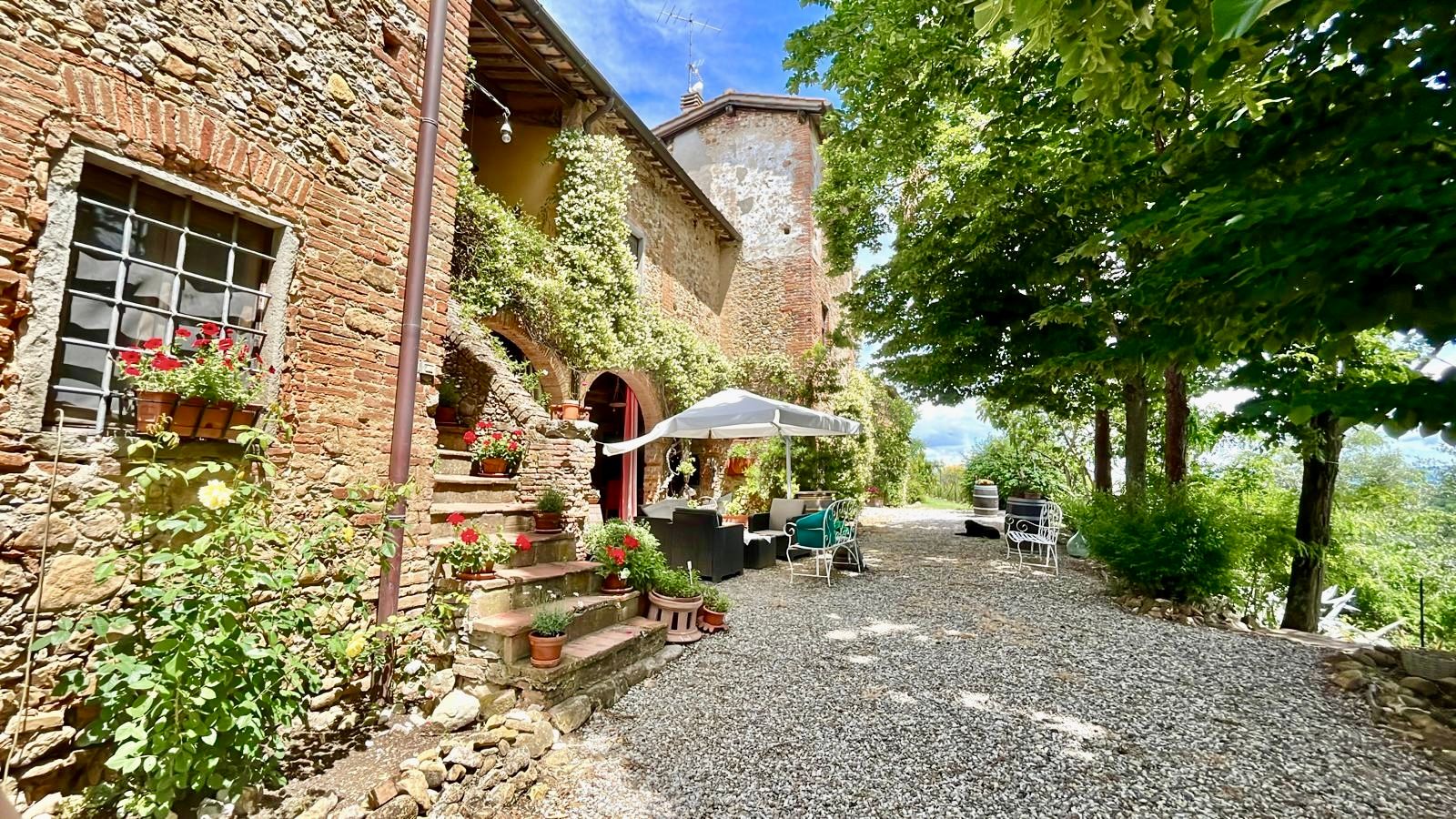 Culinary Experience with Dinner and Live Opera in the Countryside