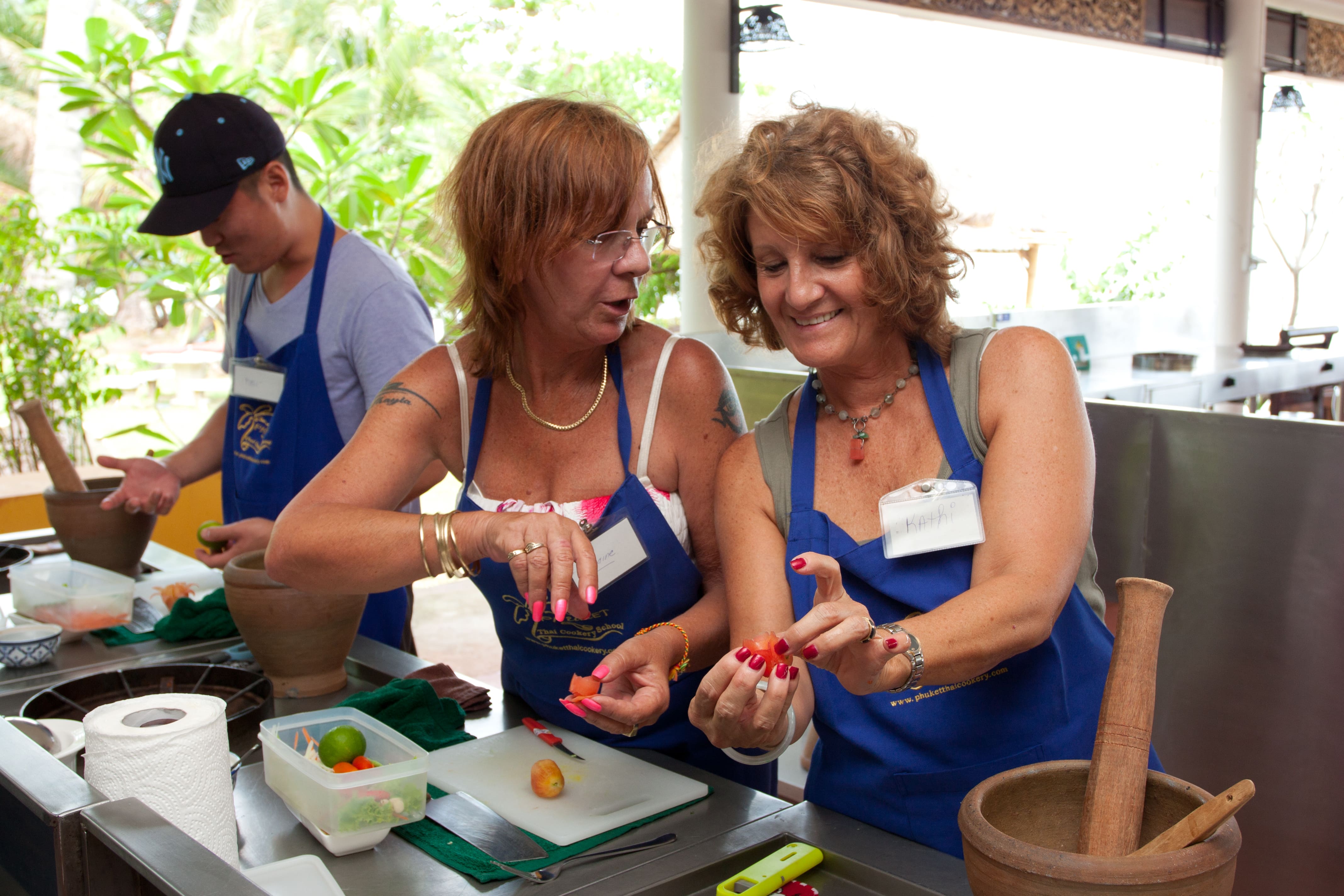 Seaside Fruit Cooking Class + Carving Class & Market Tour