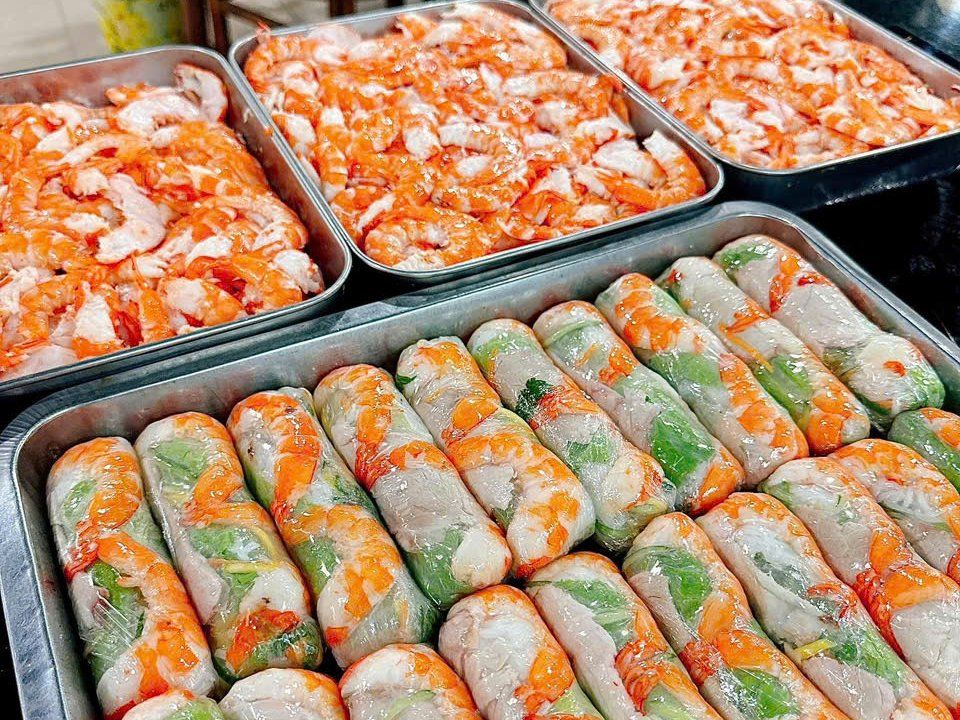 Da Nang Local's Home Cooking Class with Market Tour