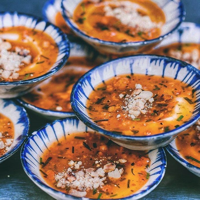Da Nang Street Walking Food Tour Experience