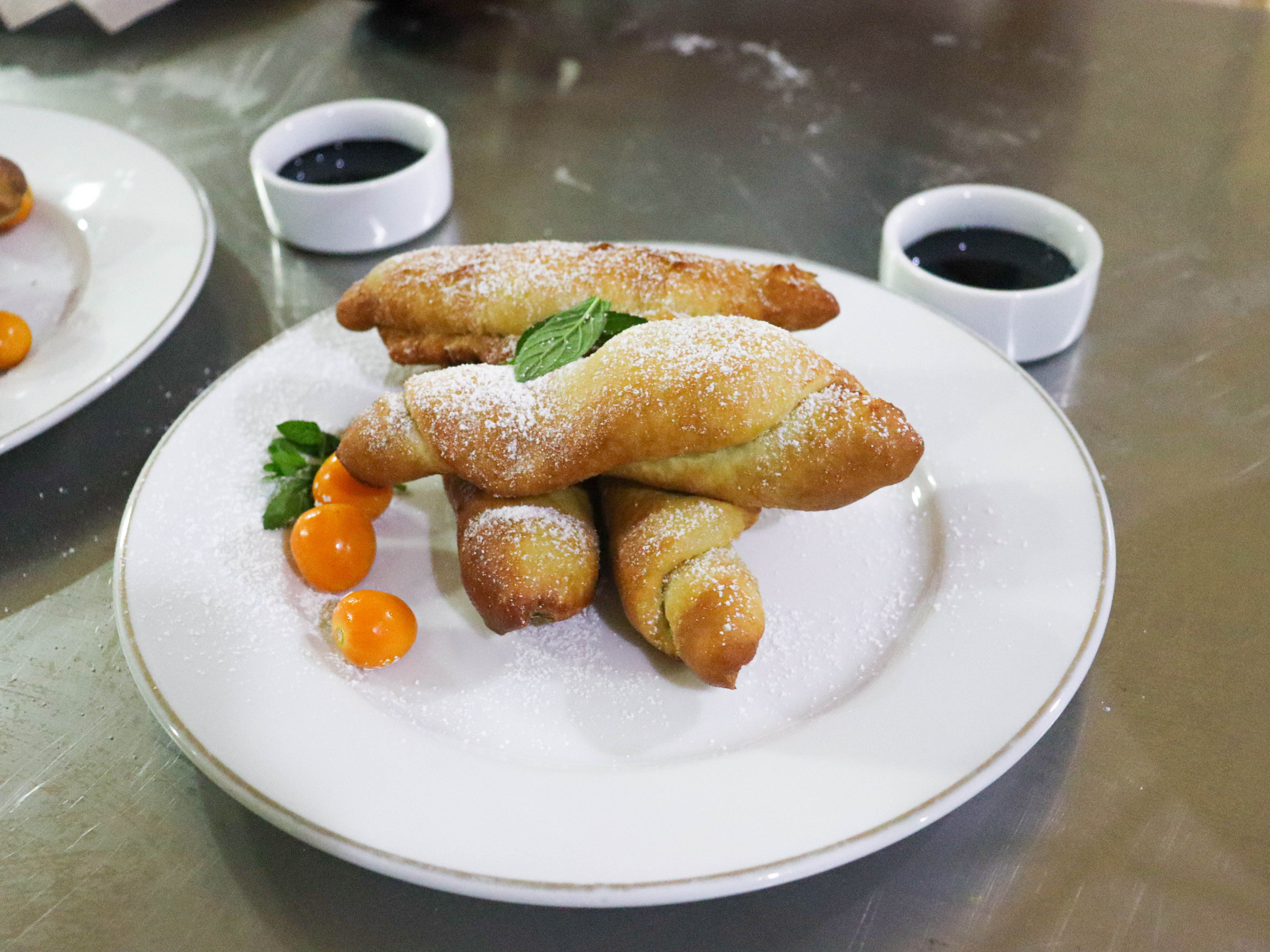 Köstliche Churros mit verschiedenen Füllungen
