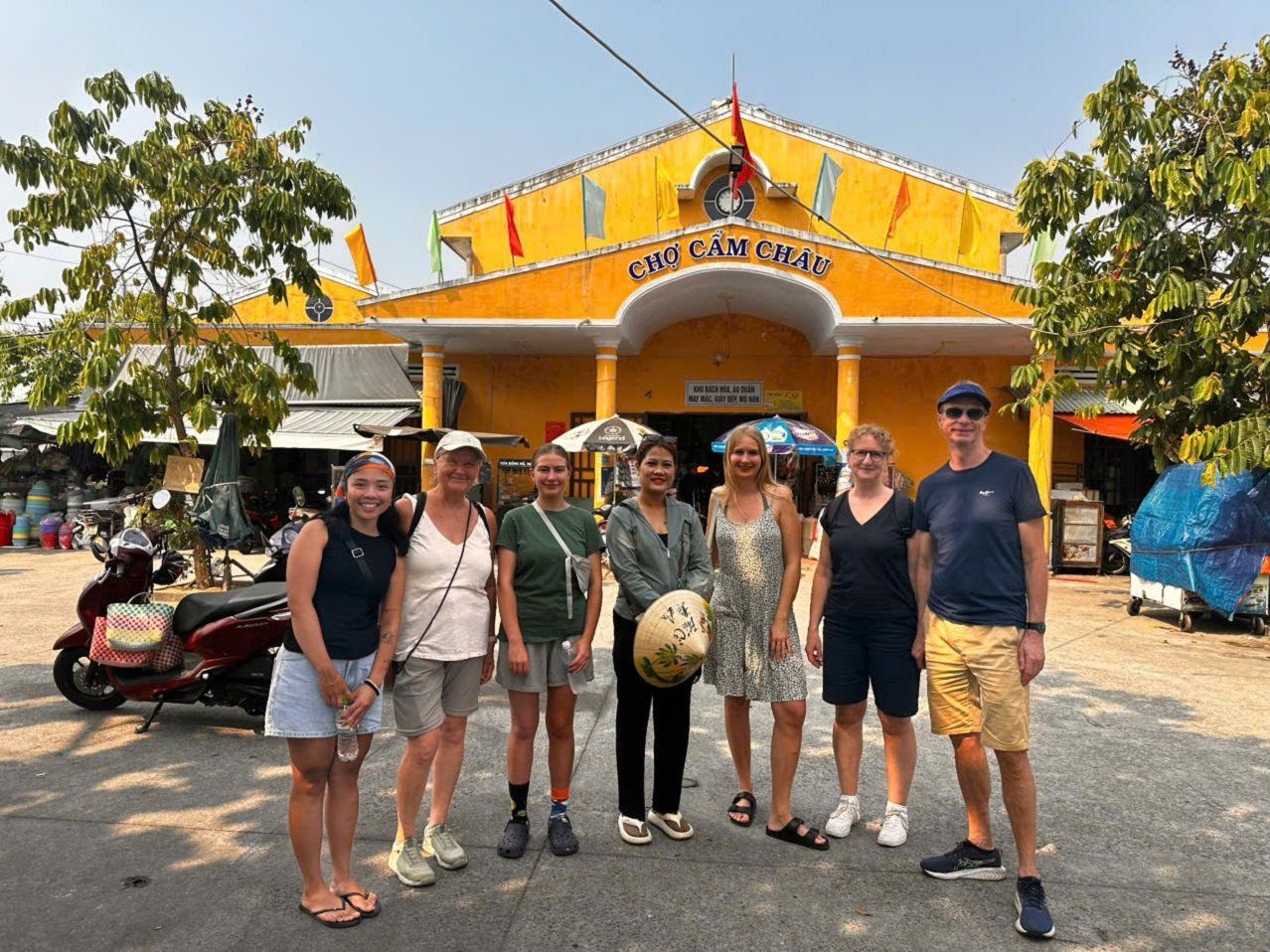 Experience Authentic Vietnamese Cuisine & Local Life in Hoi An