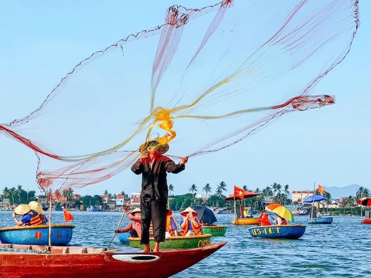 Experience Authentic Vietnamese Cuisine & Local Life in Hoi An