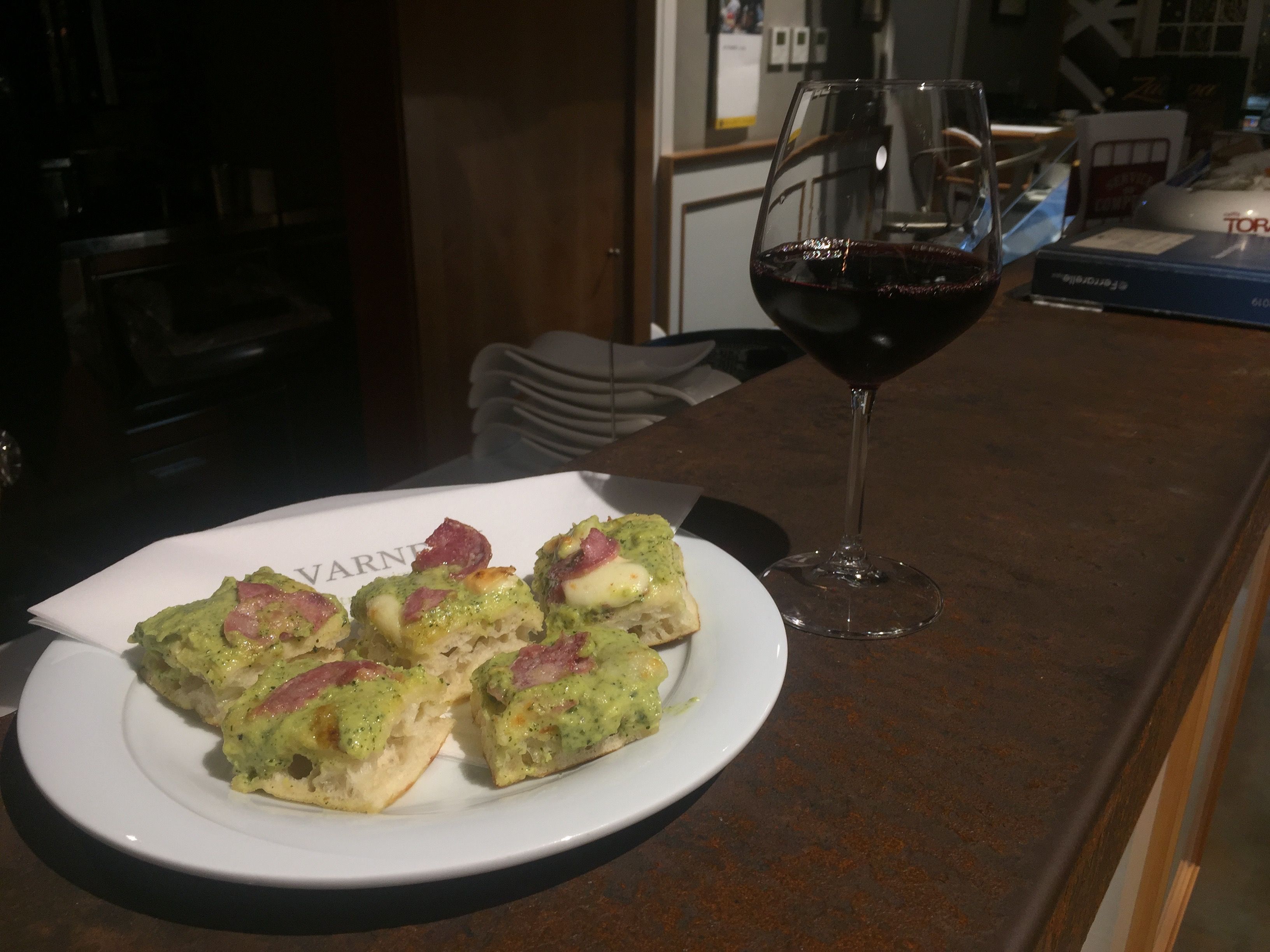 Pompeii Ruins and Food Culture Tour with Four Wines and Local Food Tasting