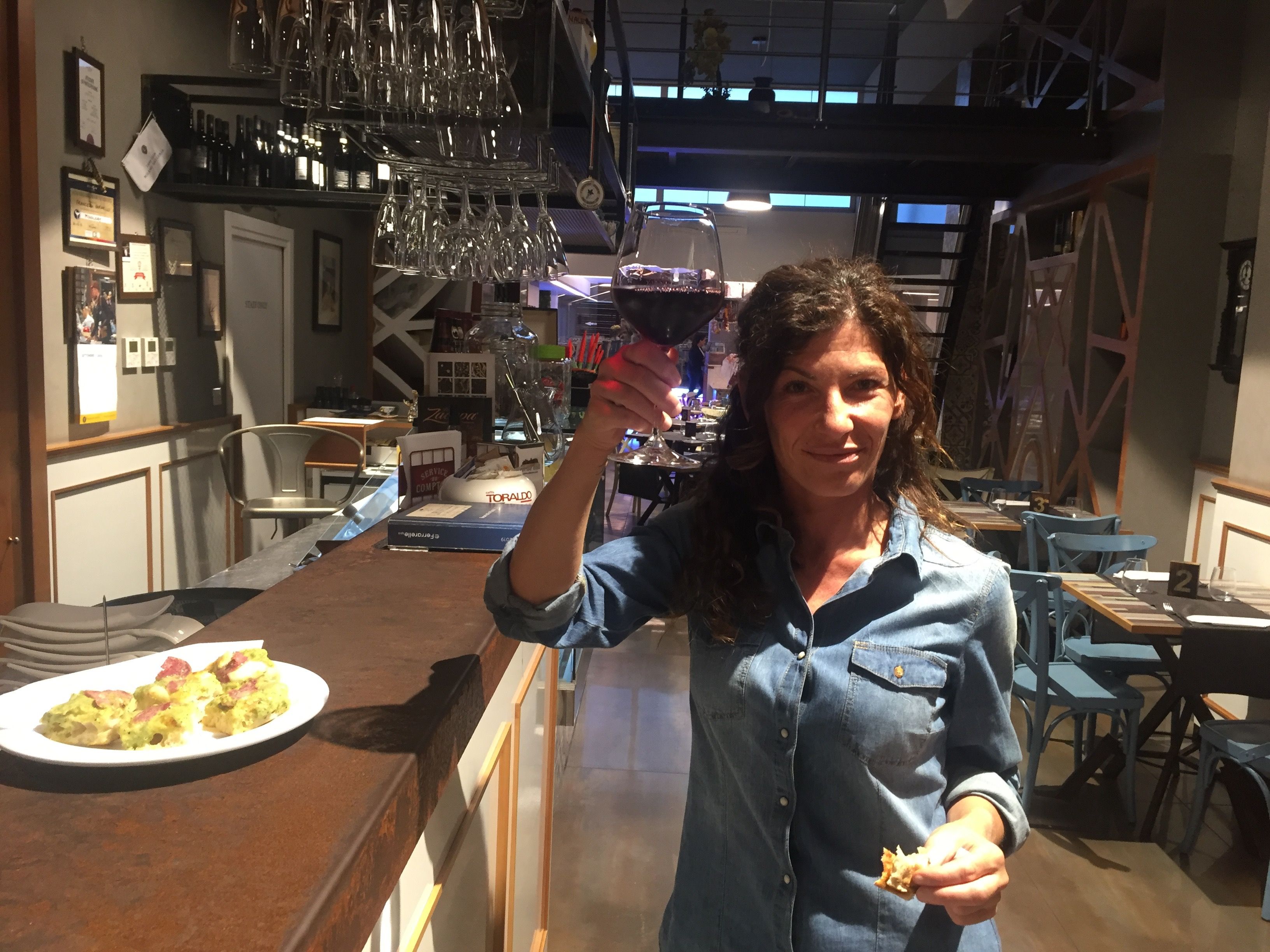 Pompeii Ruins and Food Culture Tour with Four Wines and Local Food Tasting