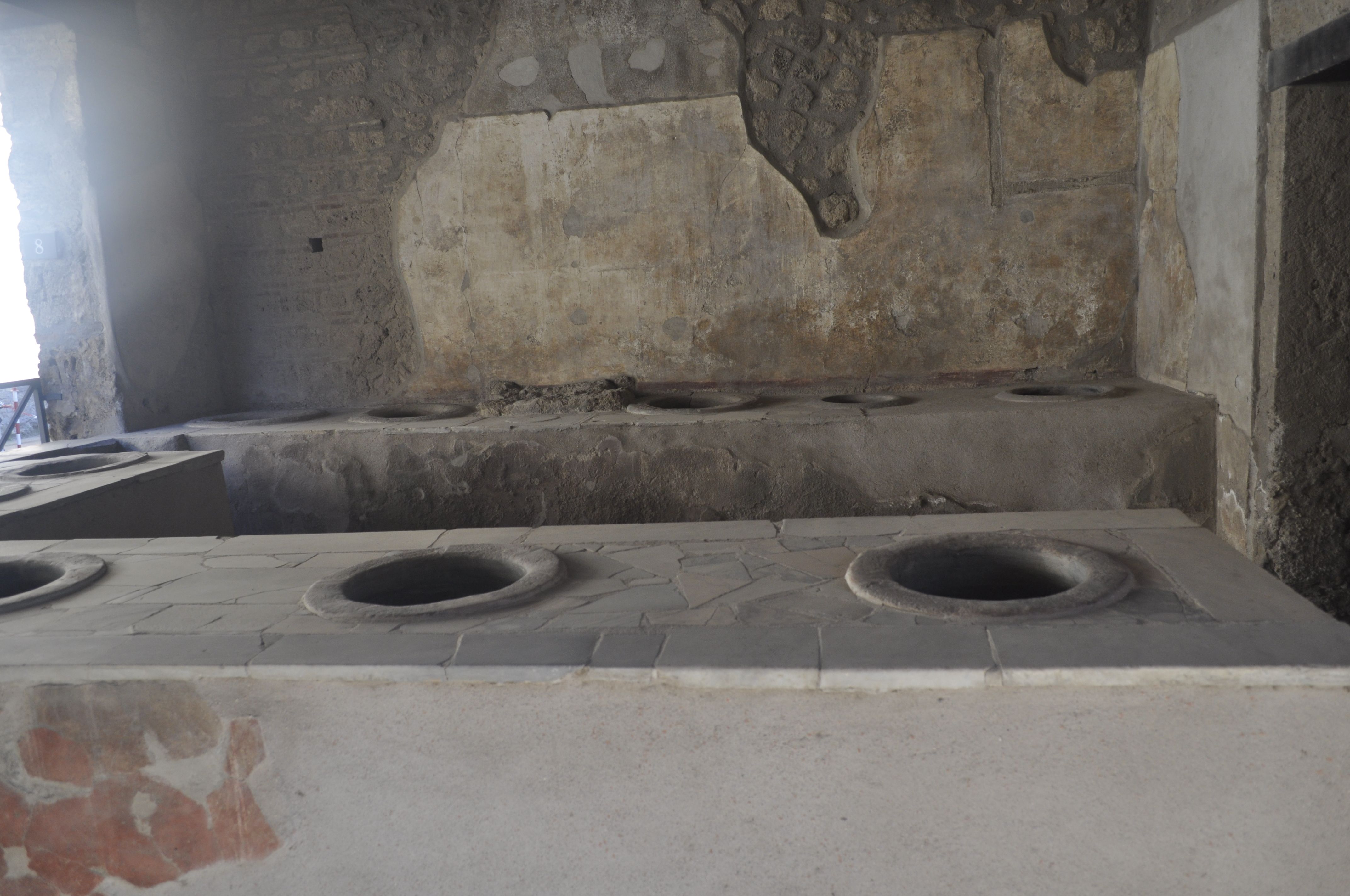 Pompeii Ruins and Food Culture Tour with Four Wines and Local Food Tasting
