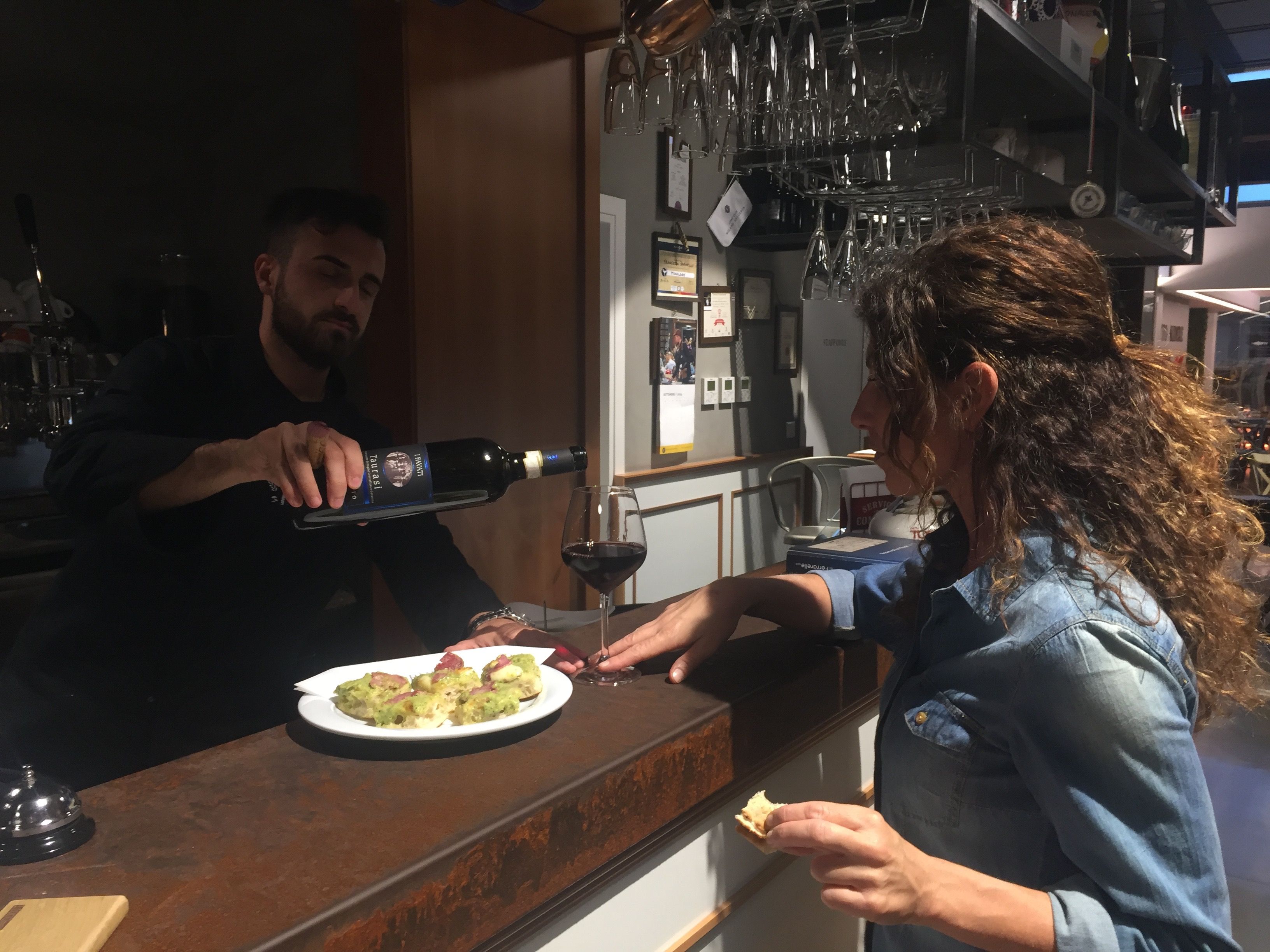 Pompeii Ruins and Food Culture Tour with Four Wines and Local Food Tasting