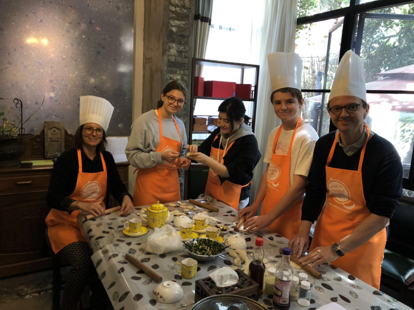 Hand-Pulled Noodles or Three-Colored Soup Dumplings Class with Wet Market Tour