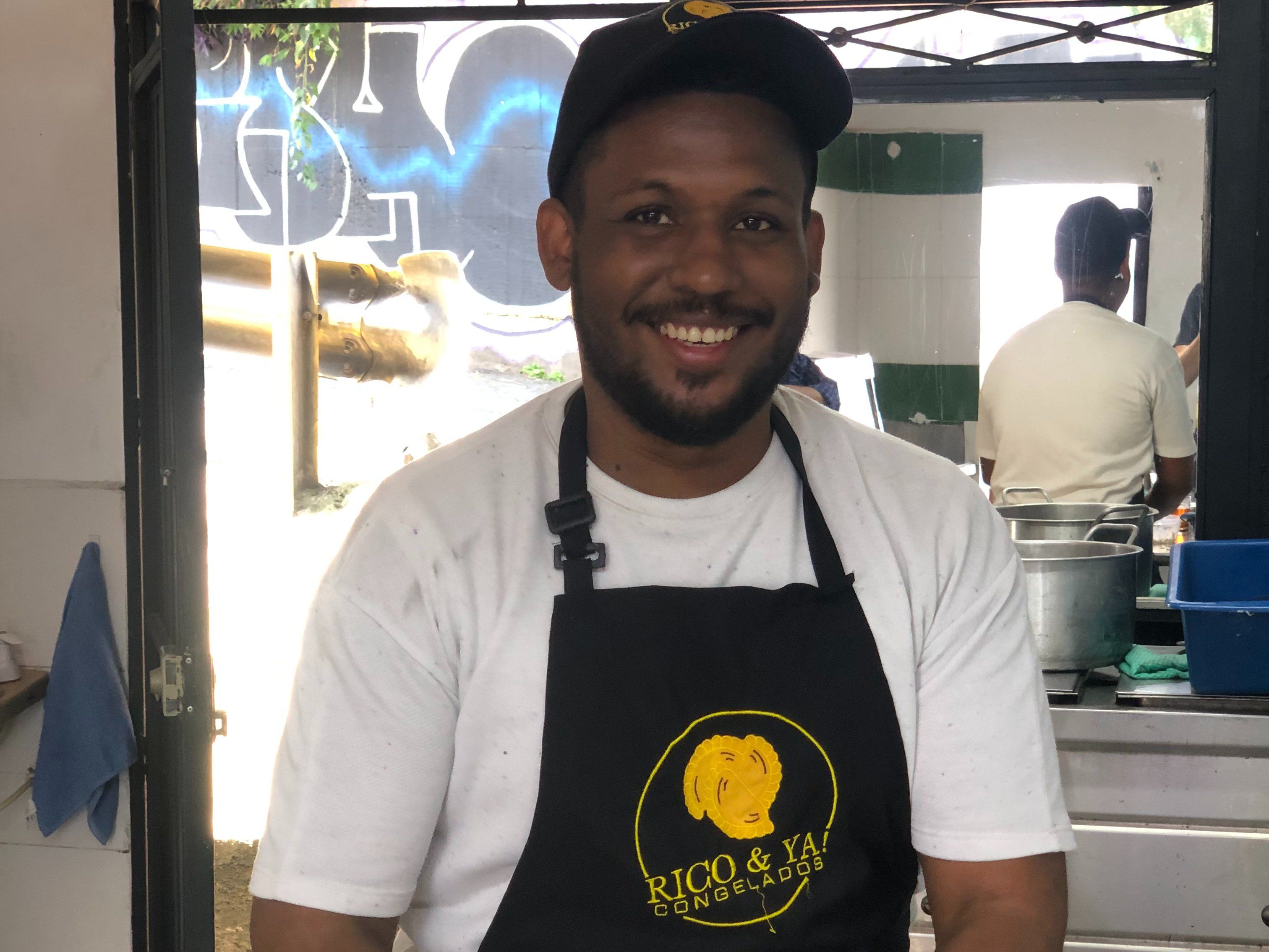 Experiencia de cocina tradicional de empanadas para grupos pequeños.