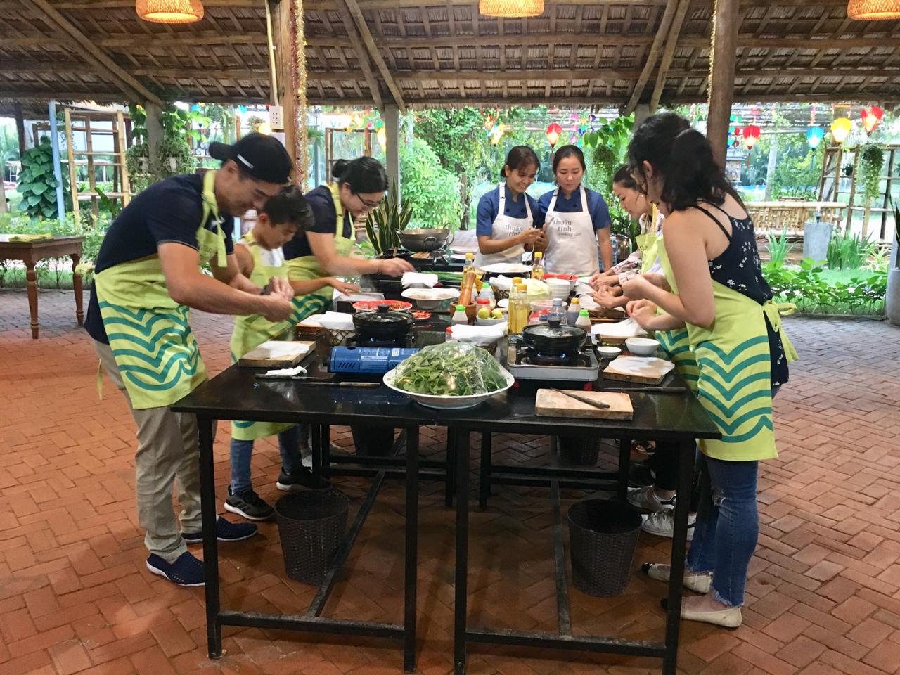 Thuan Tinh Island Cooking Tour: Evening Vietnamese Family Cooking Class, Rowboat Ride, Lantern ...