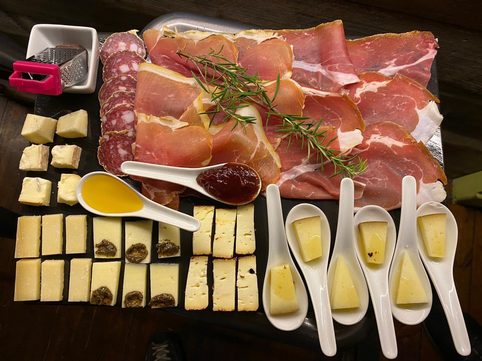 Exclusive Trastevere Food & Wine Experience in Rome