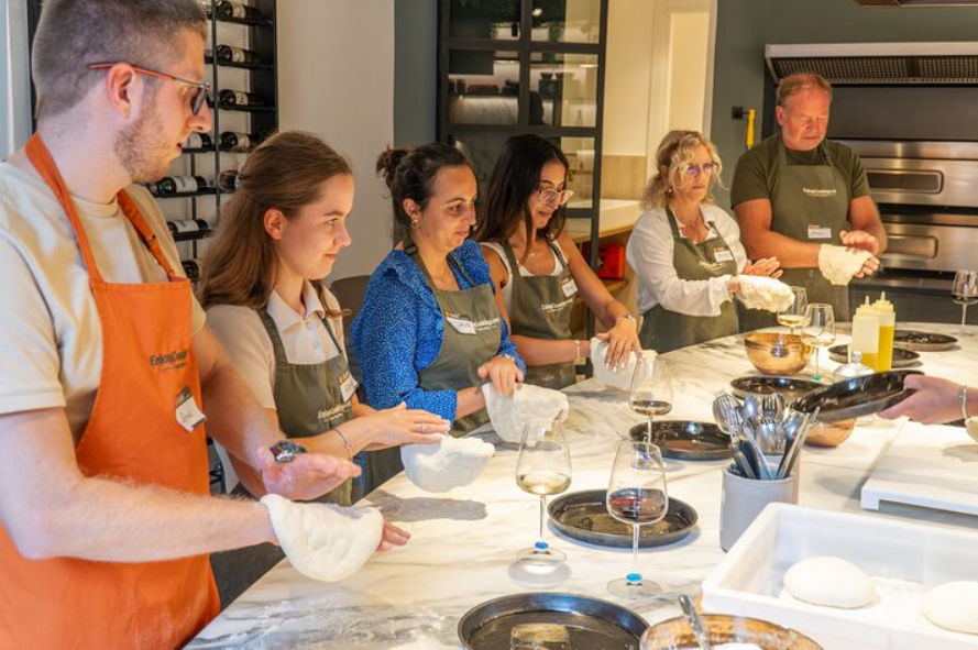 Exclusive Signature Private Cooking Experience: Pizza, Pasta & Gelato in Rome’s Jewish Ghetto (Up to 12 Guests)