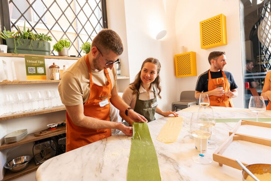 Exclusive Signature Private Cooking Experience: Pizza, Pasta & Gelato in Rome’s Jewish Ghetto (Up to 12 Guests)