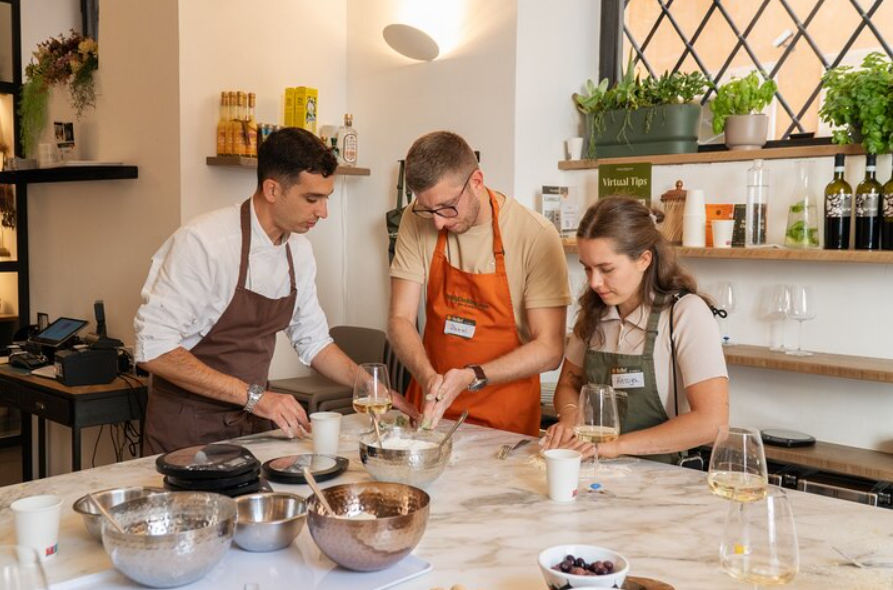 Exclusive Signature Private Cooking Experience: Pizza, Pasta & Gelato in Rome’s Jewish Ghetto (Up to 12 Guests)
