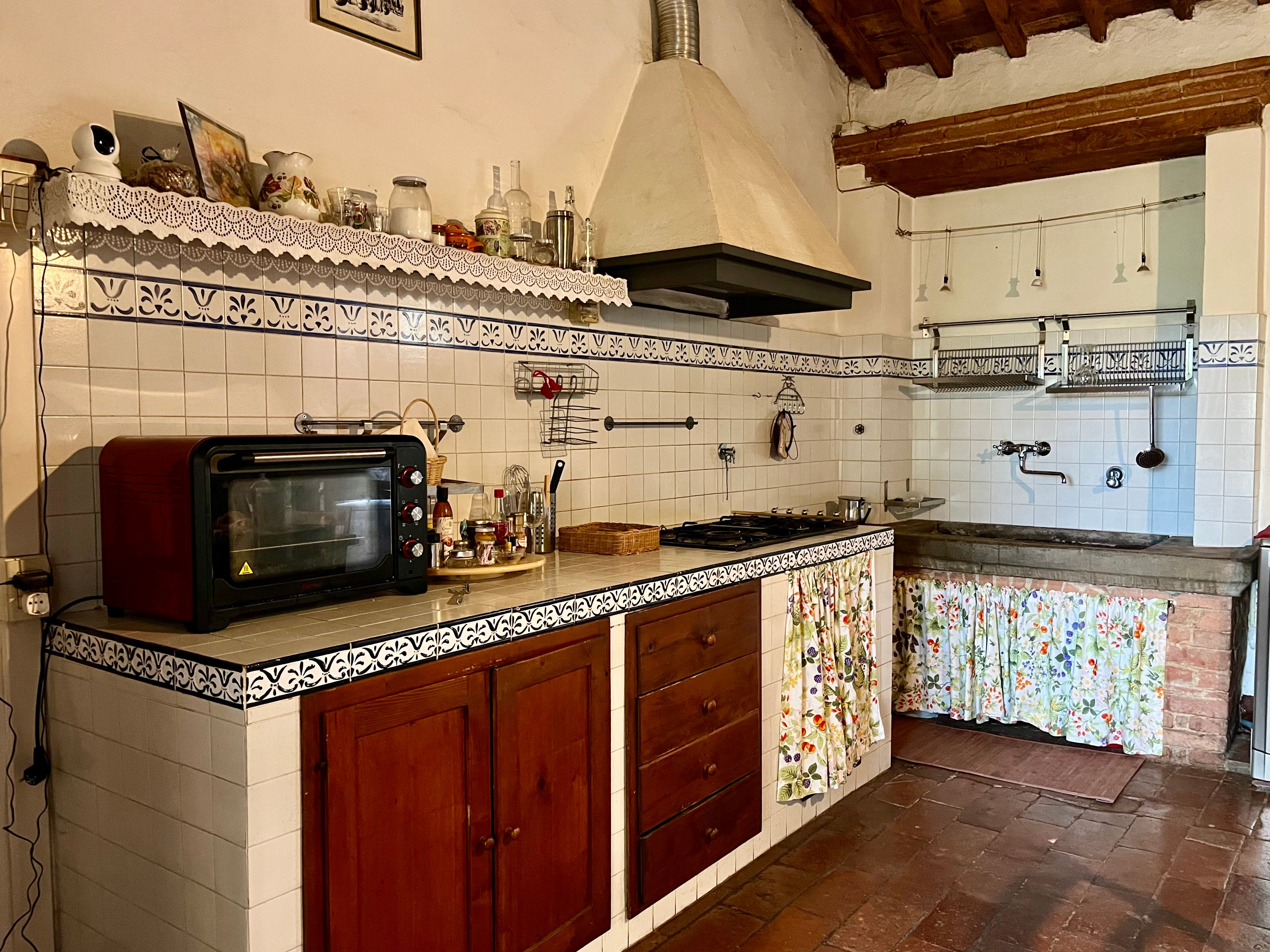 Experience Harvesting Vegetables and Pasta Culinary Class at a Tuscan Villa