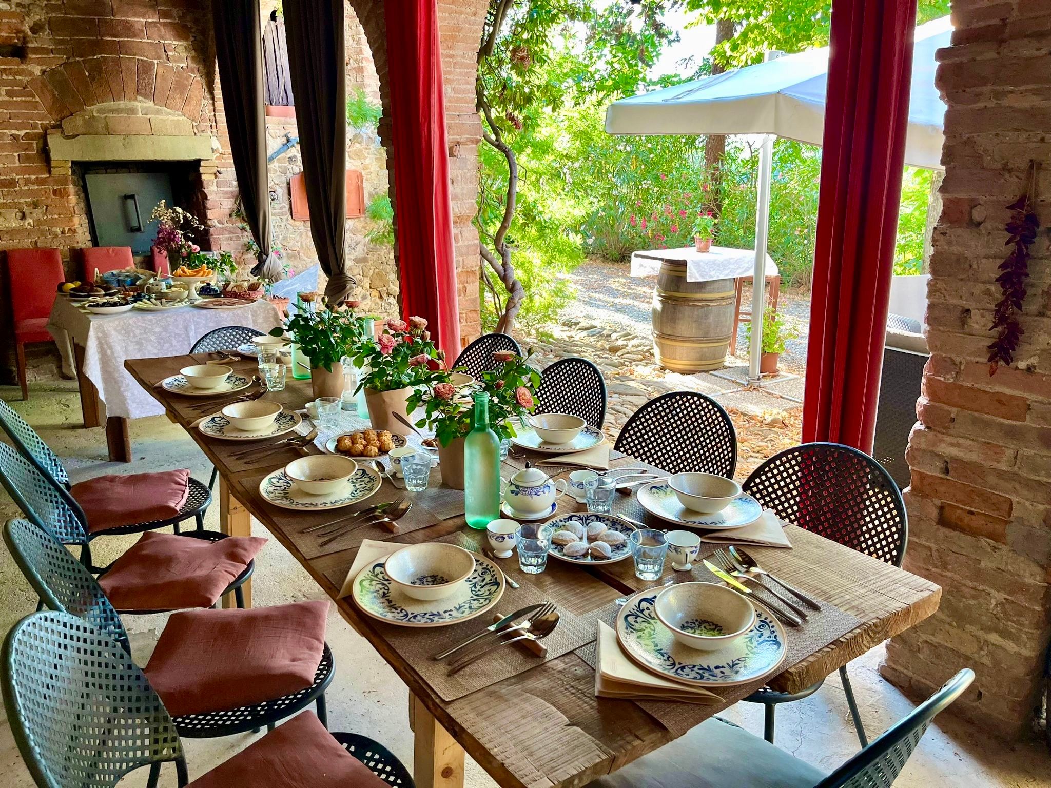 Experience Harvesting Vegetables and Pasta Culinary Class at a Tuscan Villa