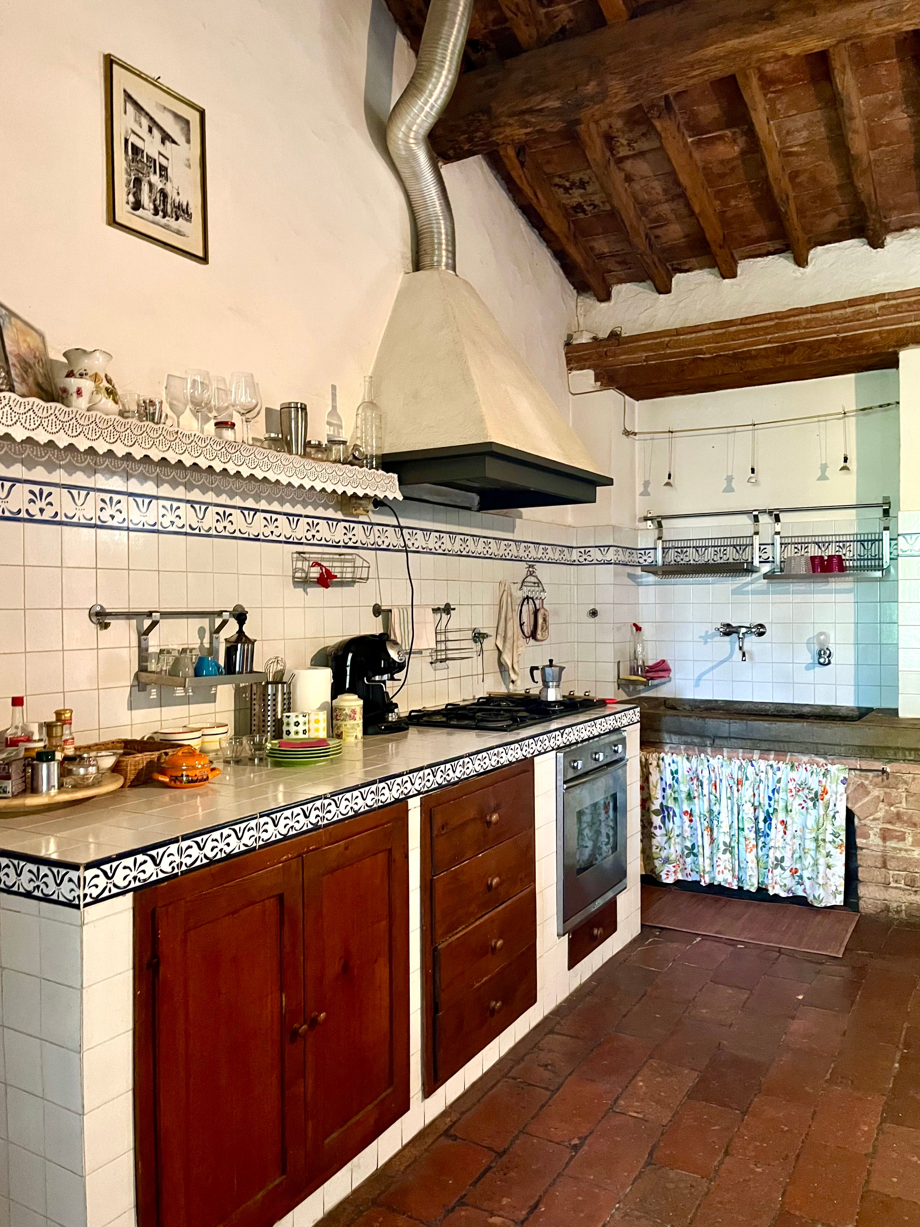 Experience Harvesting Vegetables and Pasta Culinary Class at a Tuscan Villa