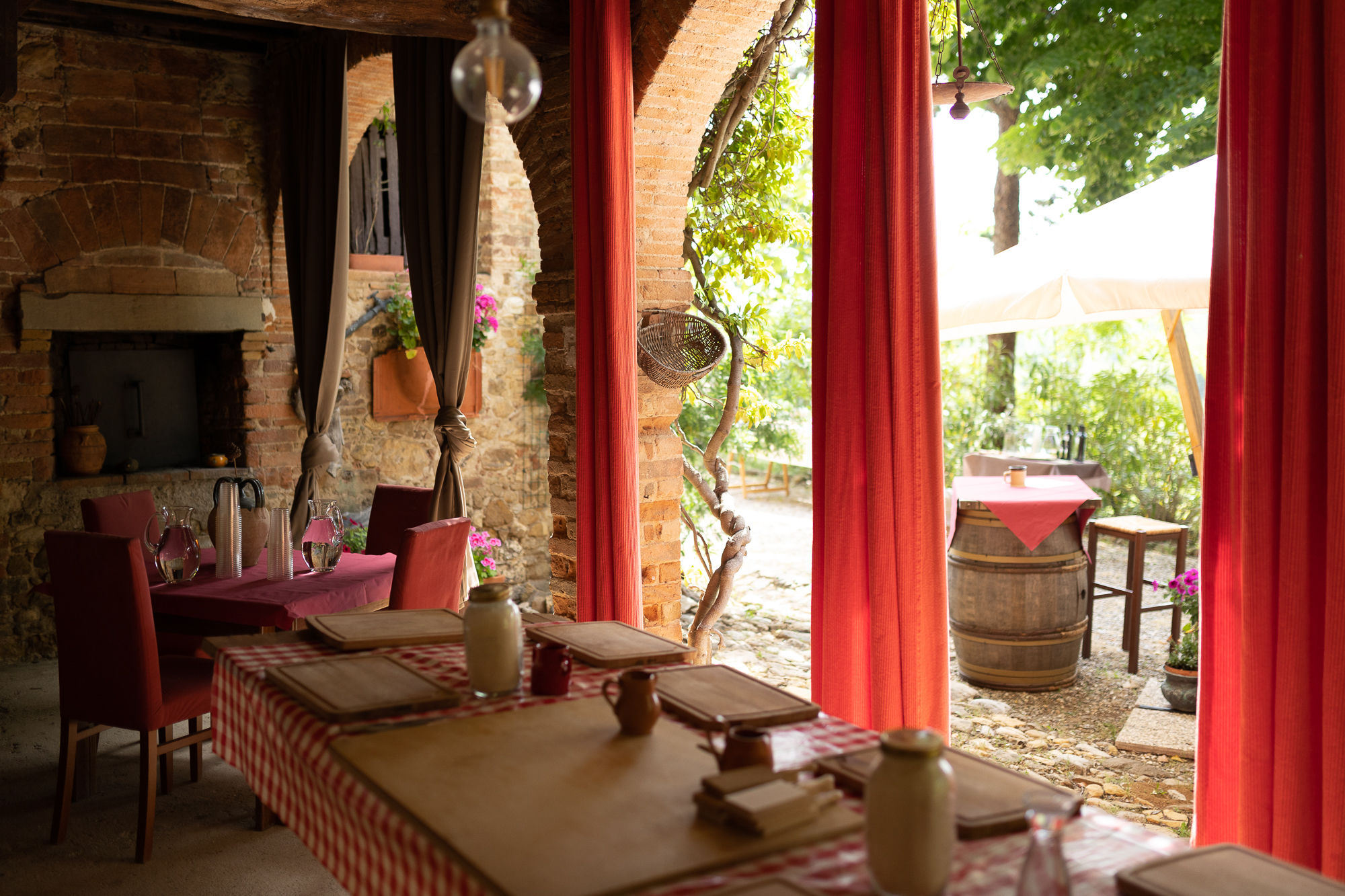 Experience Harvesting Vegetables and Pasta Culinary Class at a Tuscan Villa