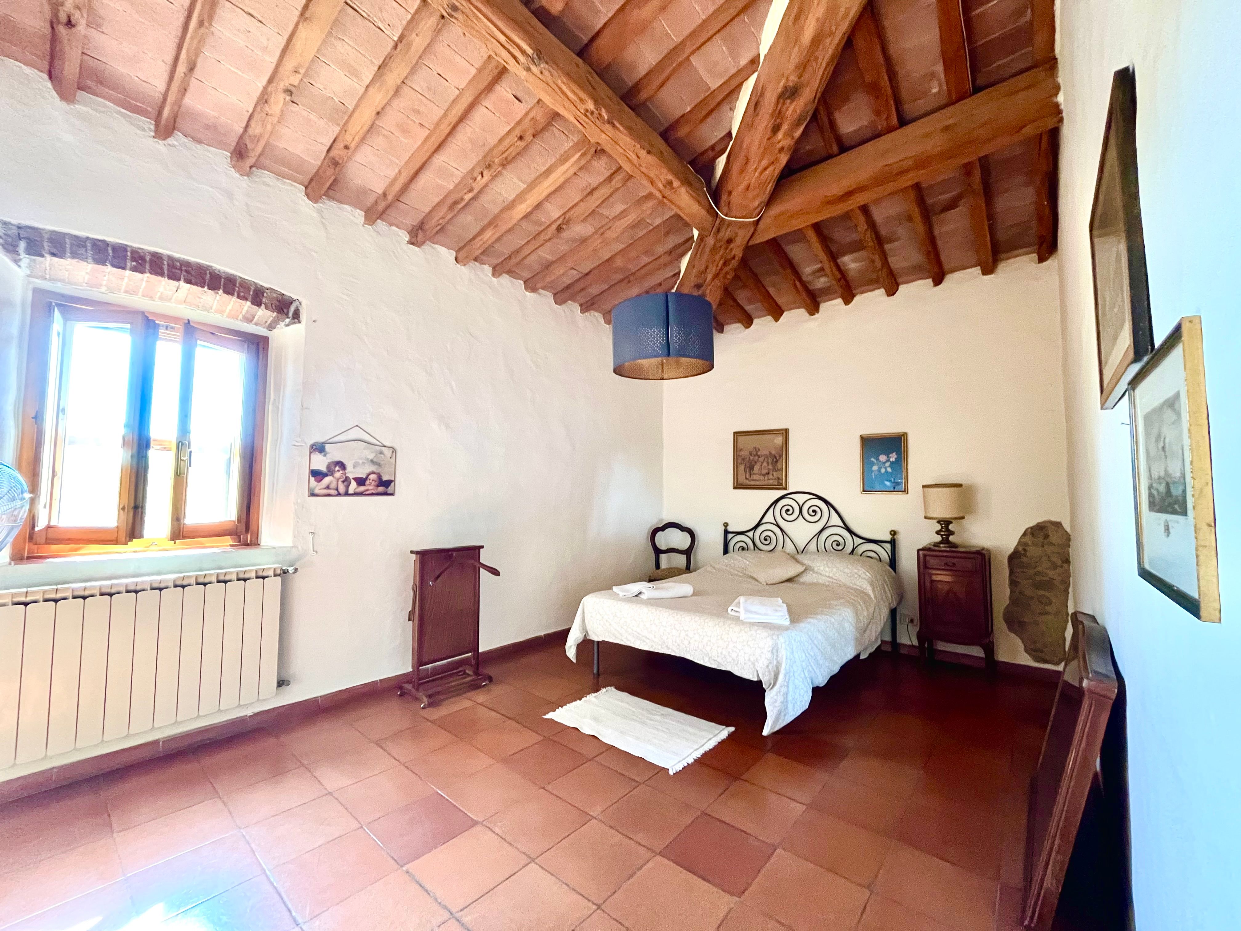 Experience Harvesting Vegetables and Pasta Culinary Class at a Tuscan Villa