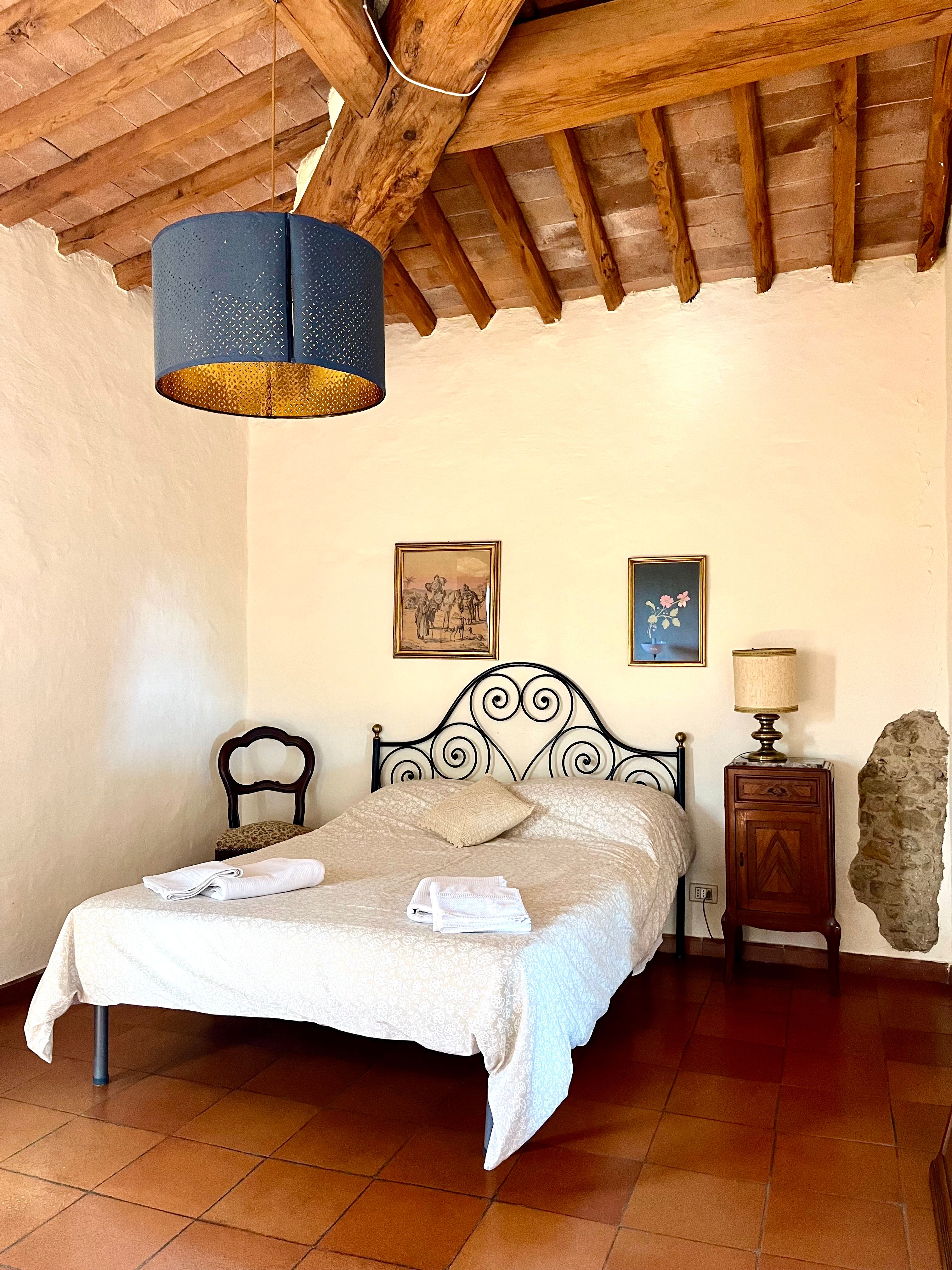 Experience Harvesting Vegetables and Pasta Culinary Class at a Tuscan Villa