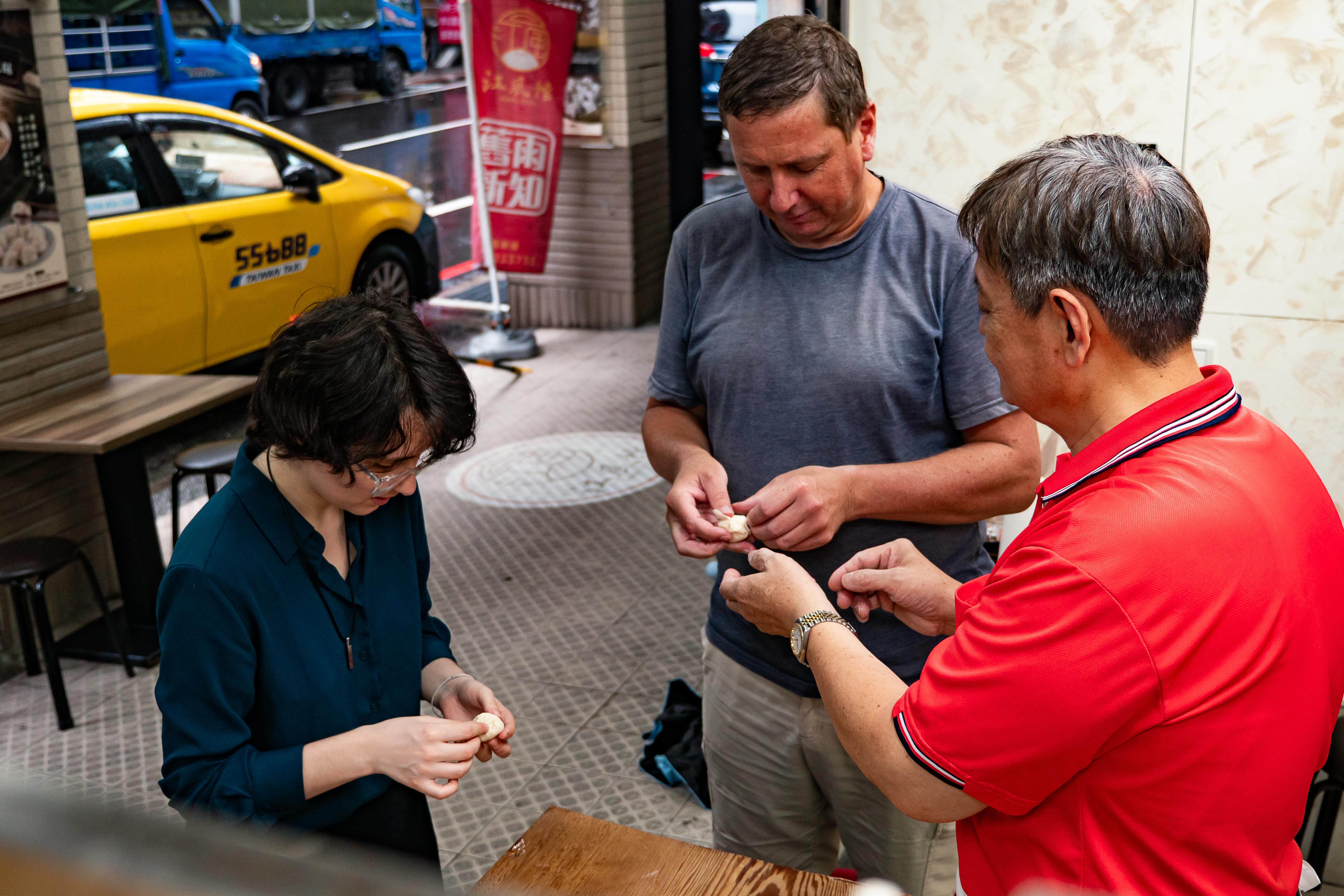 Keelung Market Tour & Soup Dumpling Workshop: A Taste of Local Life