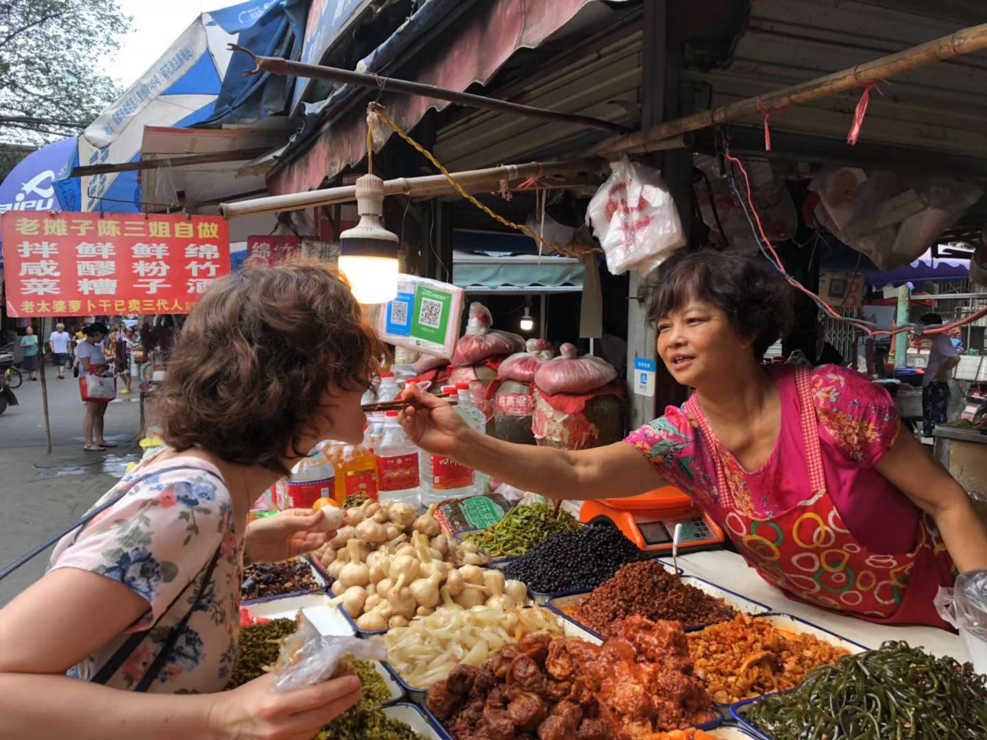 Explore the Most Down To Earth Market in Chengdu