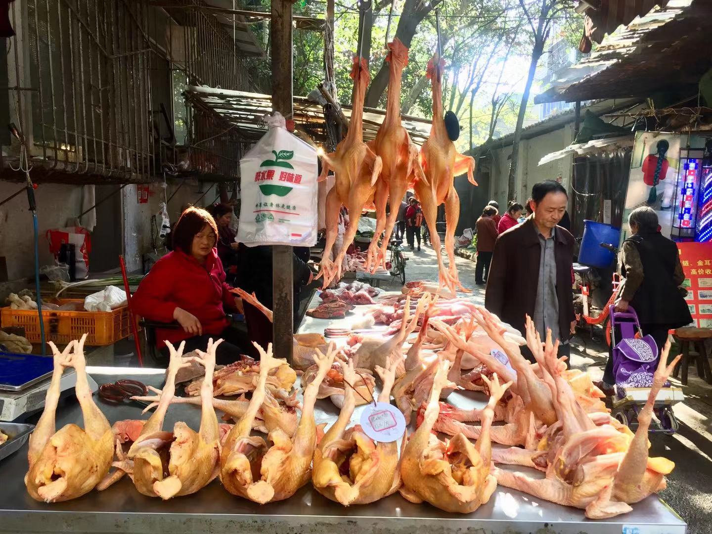 Explore the Most Down To Earth Market in Chengdu