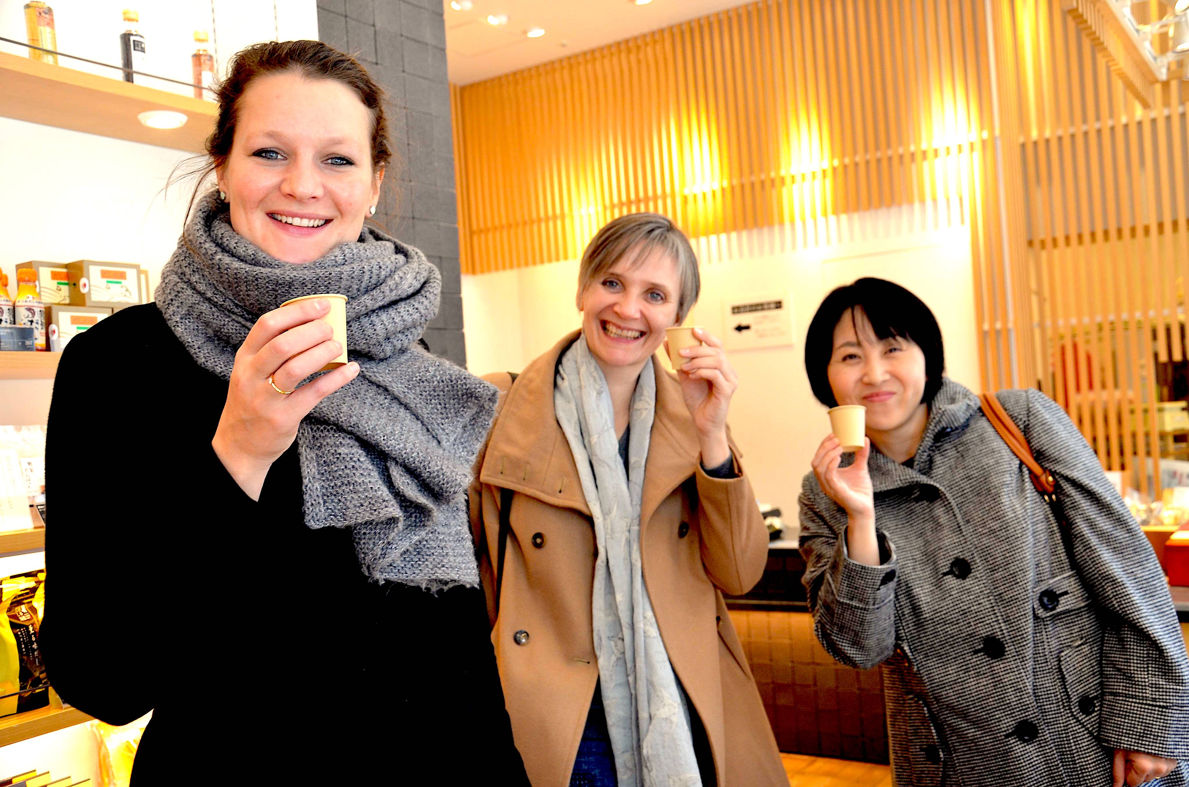 Flavors of Japan: Central Tokyo Food Tour with Wagashi Experience