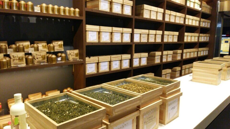 Flavors of Japan: Central Tokyo Food Tour with Wagashi Experience