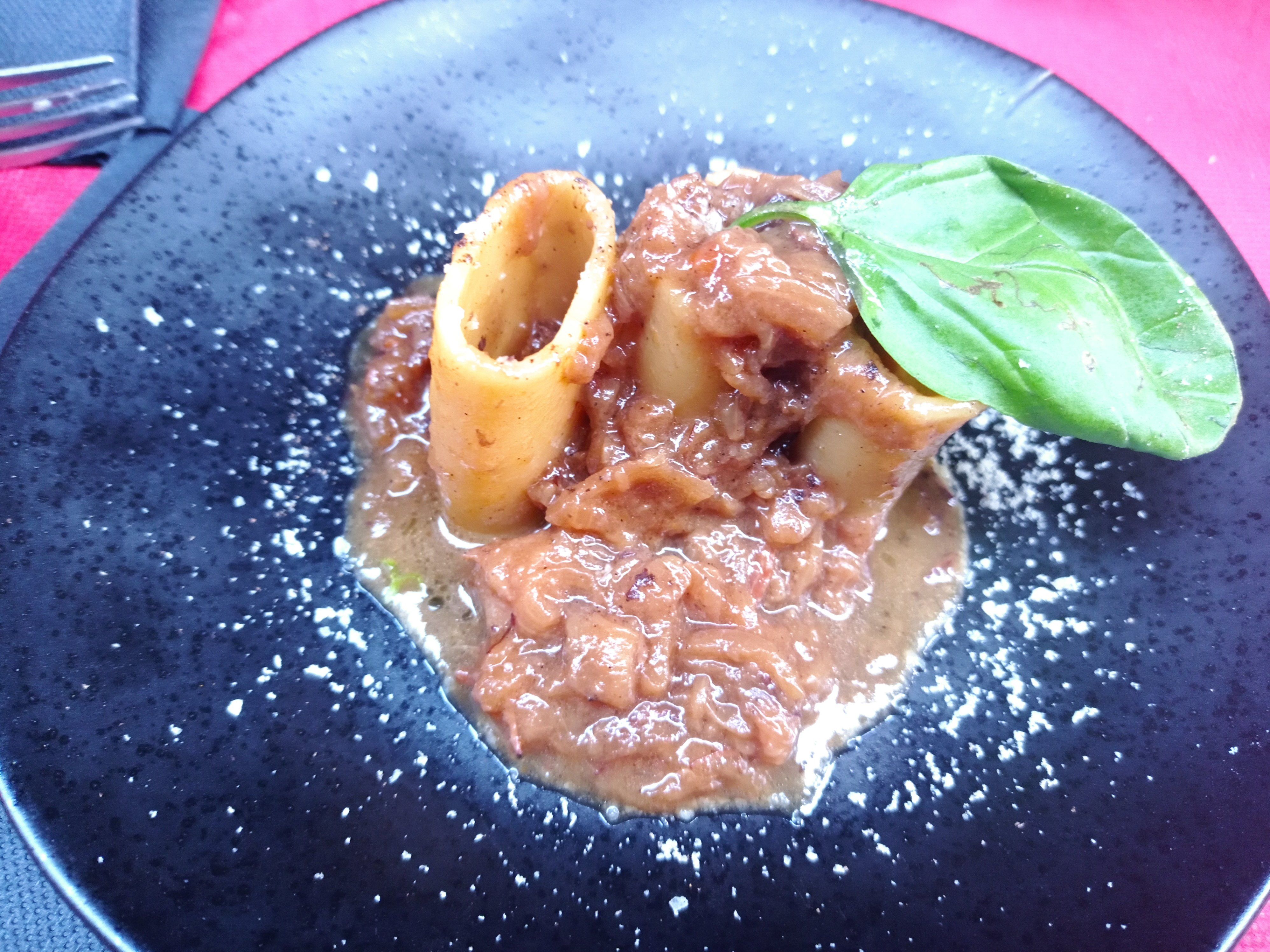 Die Aromen Neapels: Eine gastronomische Reise durch das Spanische Viertel