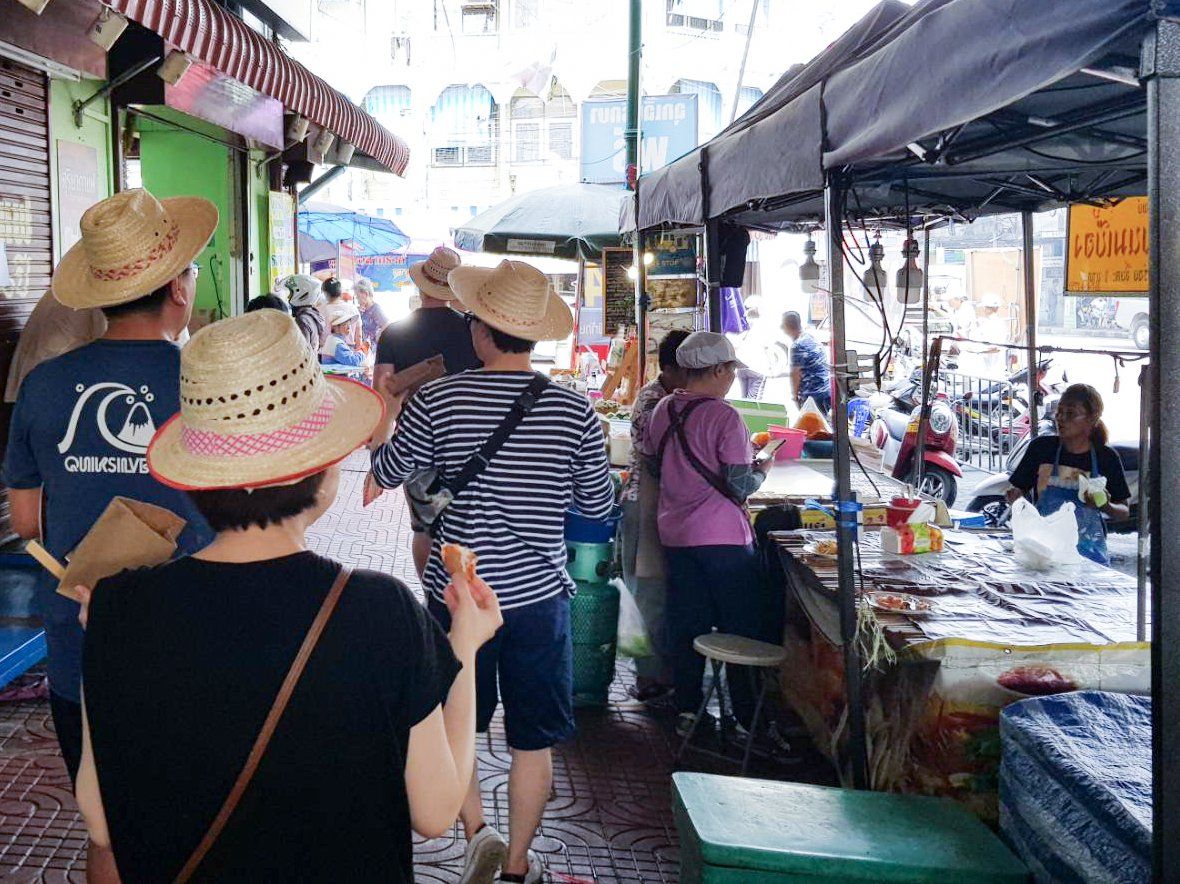 Foodie Tour & Private Boat Riding